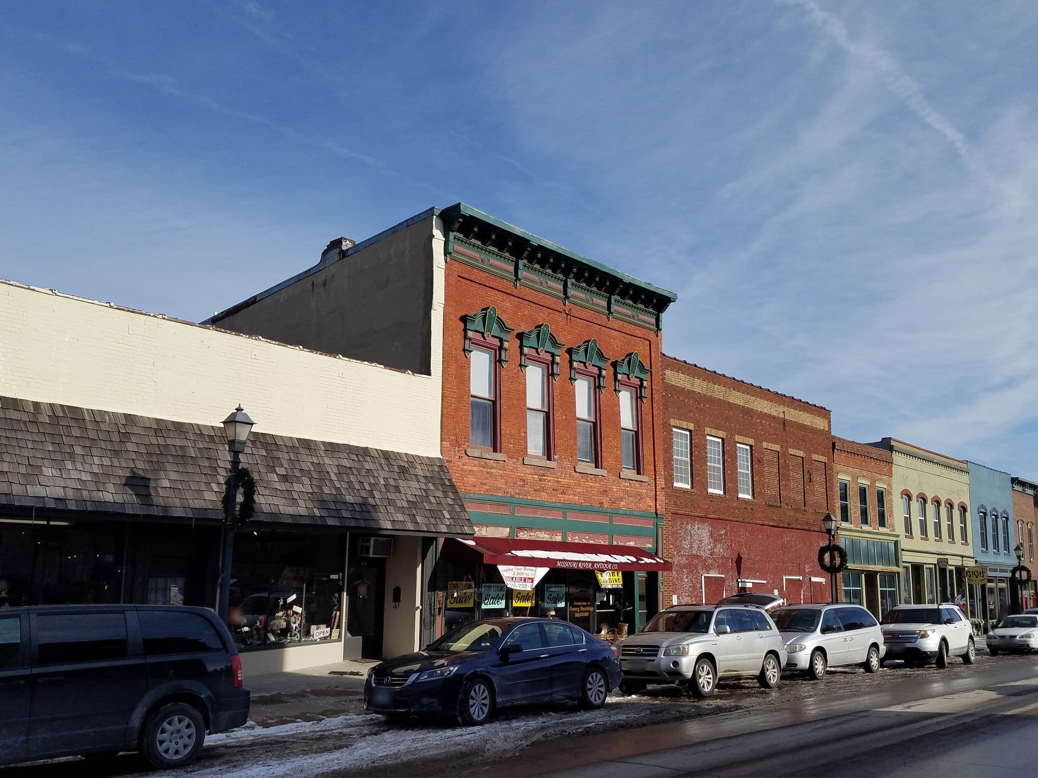 Street view near Inn On Main, Higginsville — © jbthemilker (CC BY-SA · Mapillary)