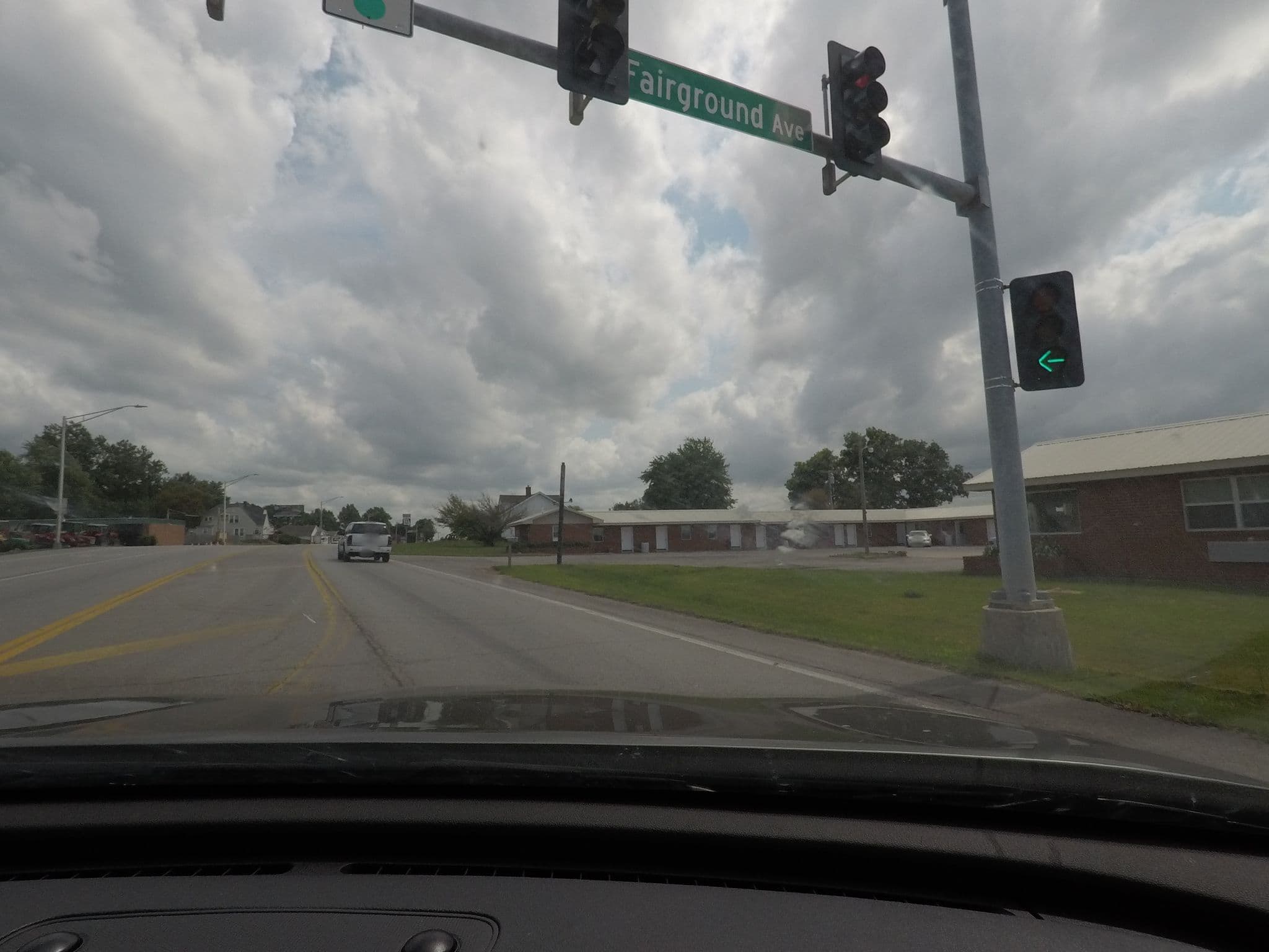 Street view near Classic Motel, Higginsville — © toebee (CC BY-SA · Mapillary)