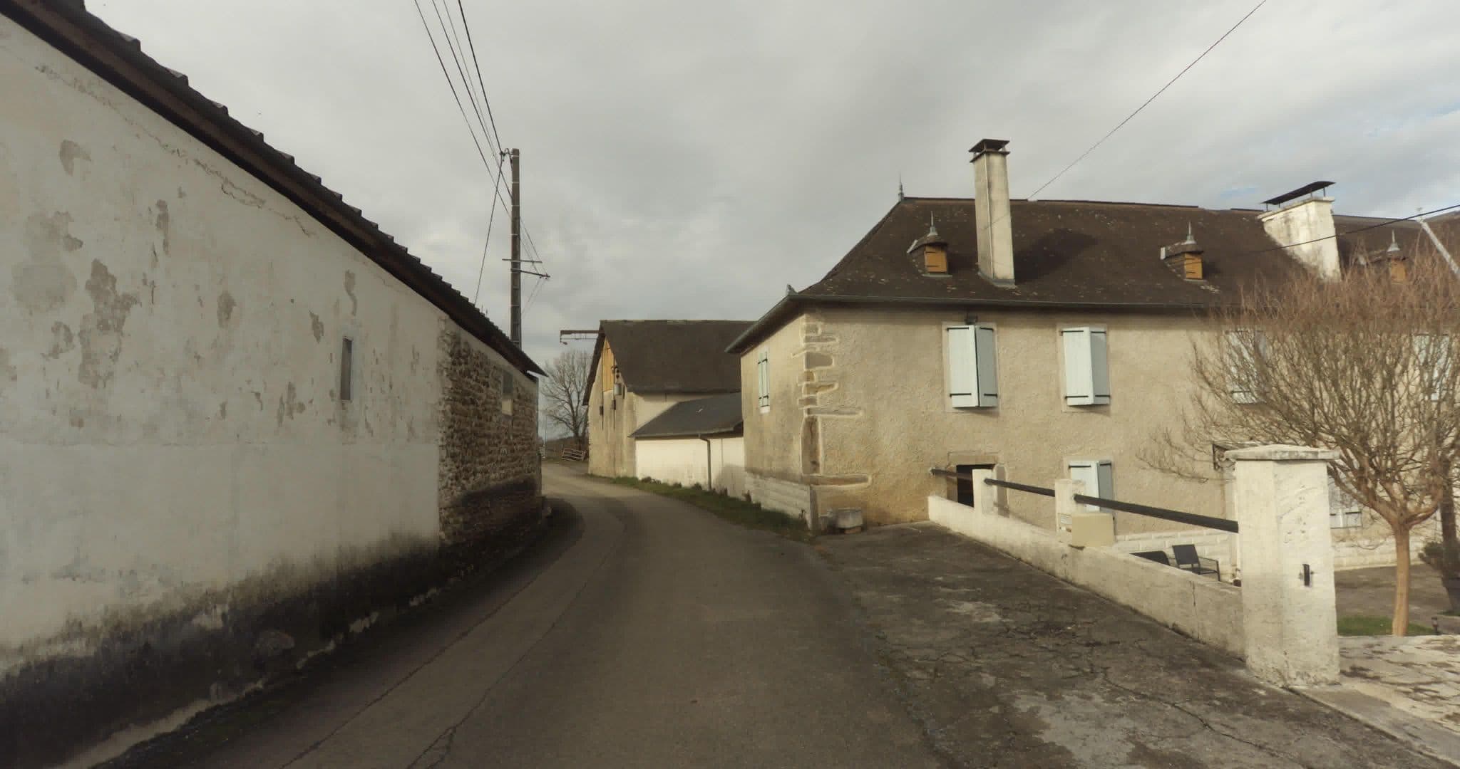 Street view near Maison Dous, Ledeuix — © sogefi (CC BY-SA · Mapillary)