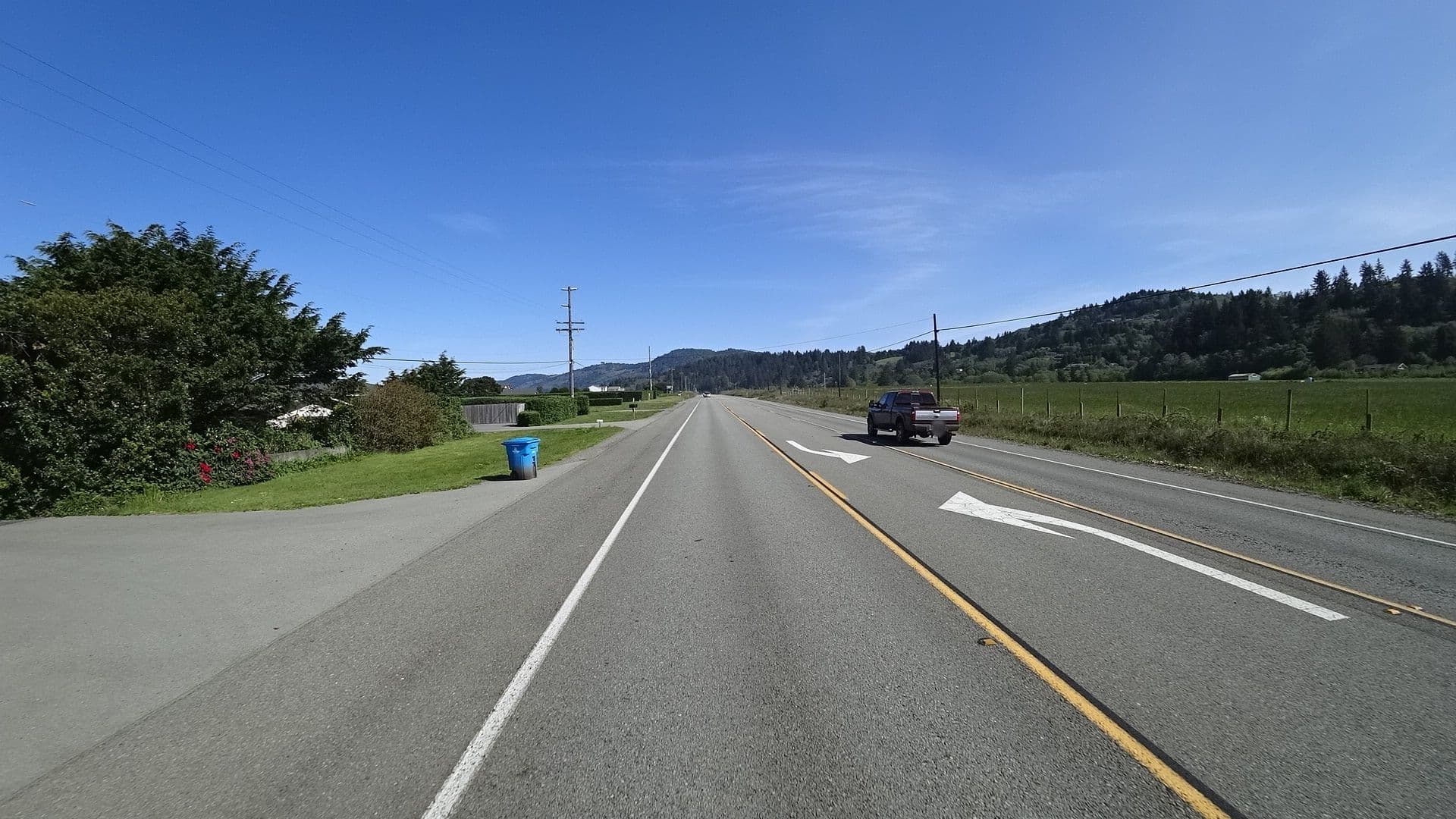 Street view near Sea Escape Oceanfront Lodging, Harbor — © stilldavid (CC BY-SA · Mapillary)