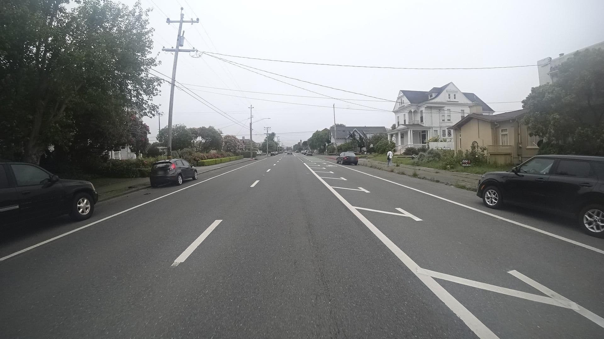 Street view near Daly Inn Eureka, Eureka — © marker_geo (CC BY-SA · Mapillary)