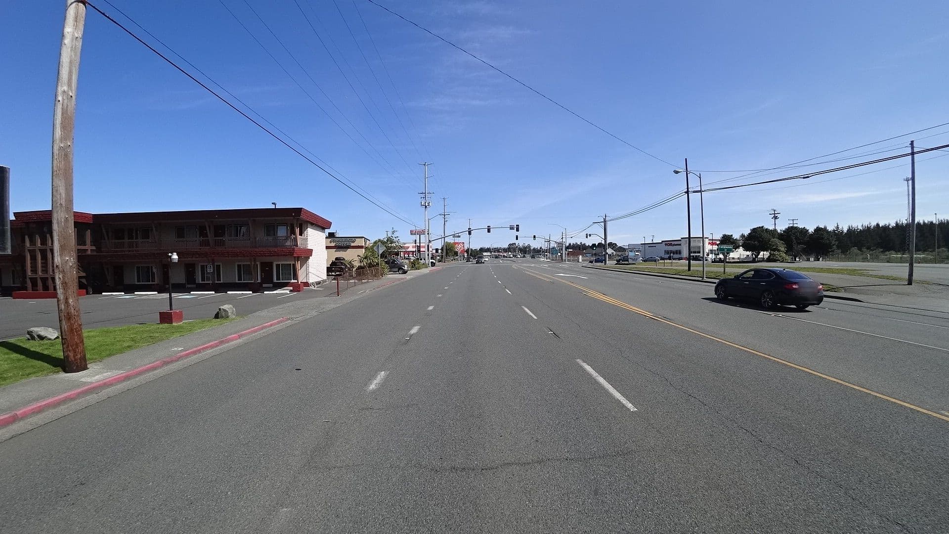 Street view near Americas Best Value Inn, Crescent City — © stilldavid (CC BY-SA · Mapillary)