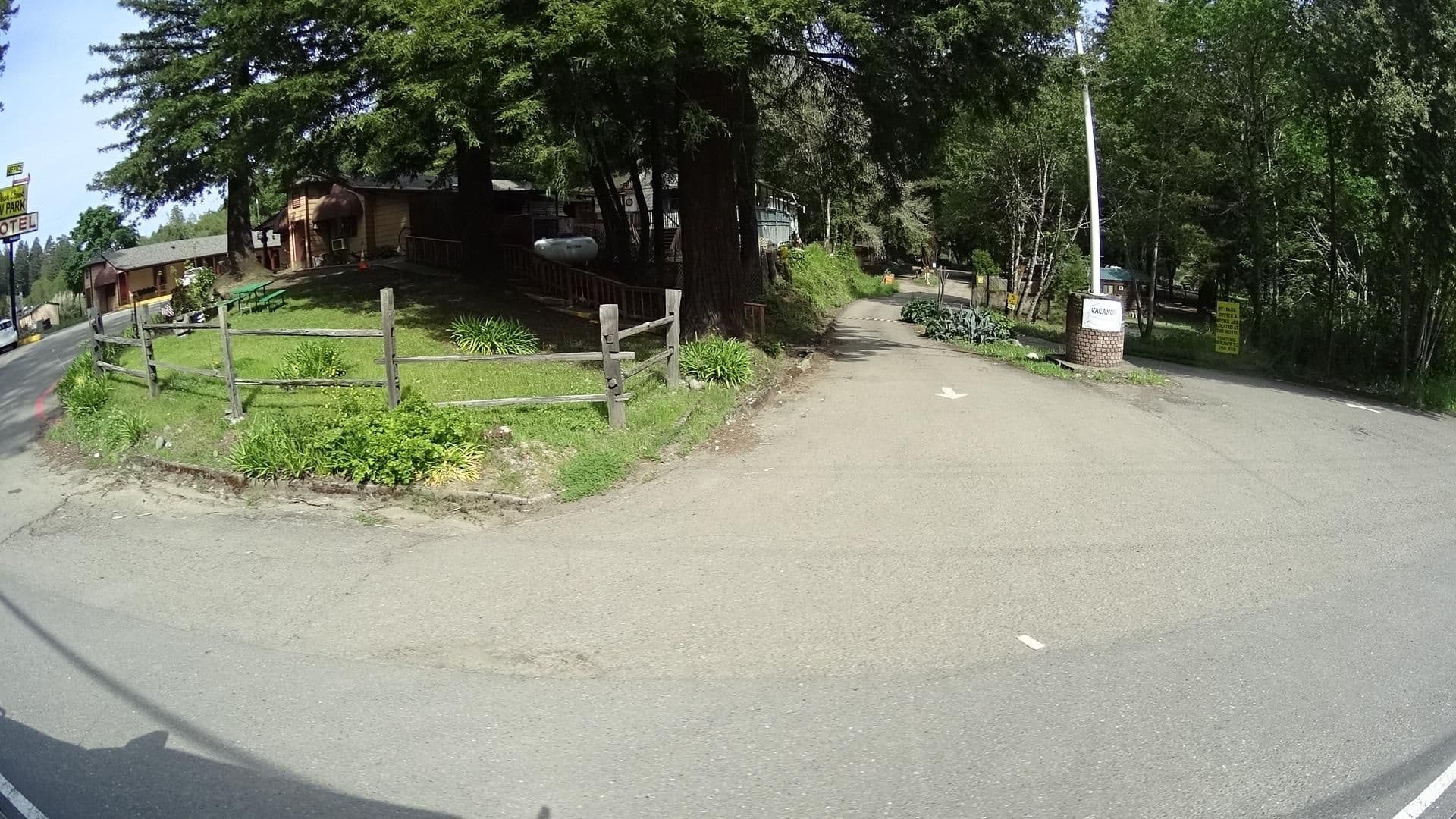 Street view near Dean Creek Resort, Redway — © marker_geo (CC BY-SA · Mapillary)