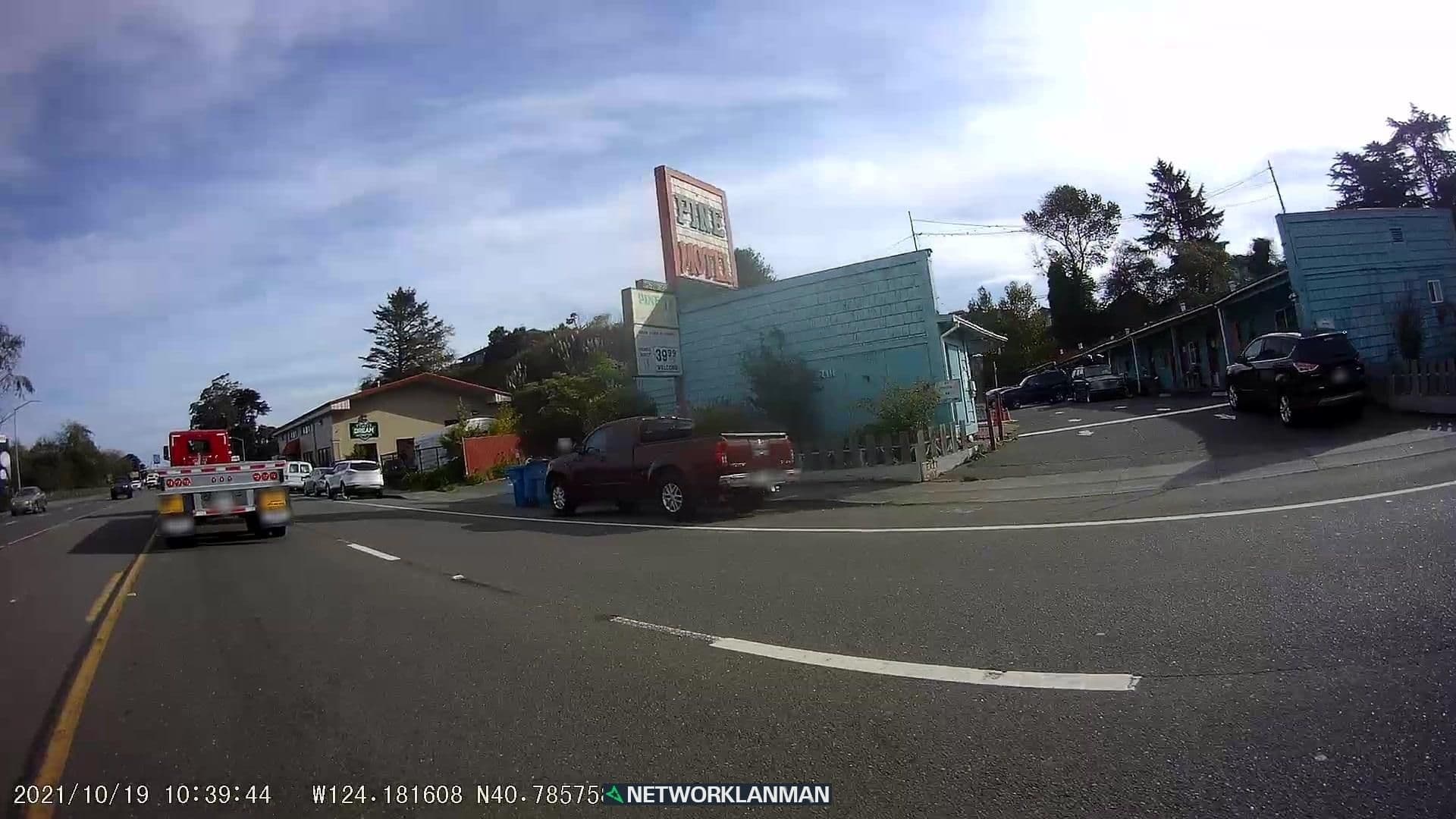 Street view near Pine Motel, Eureka — © networklanman (CC BY-SA · Mapillary)