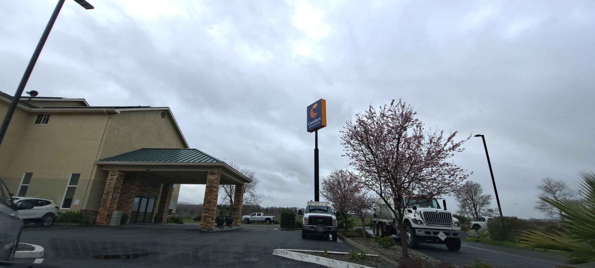Street view near Comfort Inn & Suites, Fortuna — © jesseakaraccoon (CC BY-SA · Mapillary)