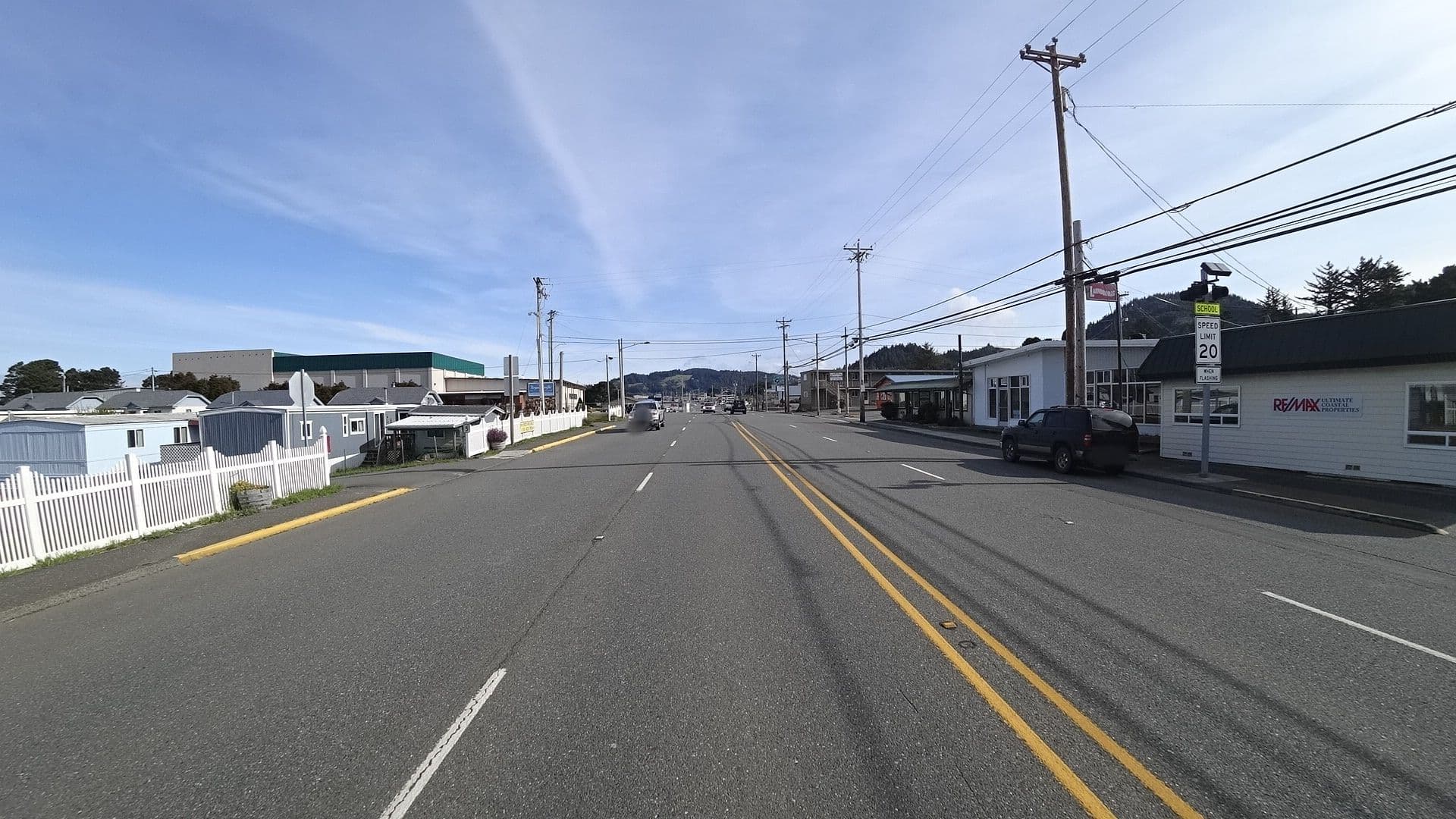 Street view near Rogue Pacific Motel, Gold Beach — © stilldavid (CC BY-SA · Mapillary)