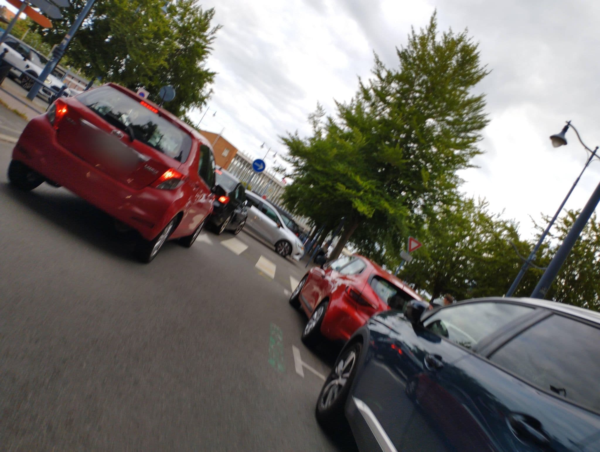 Street view near Hôtel Moderne, Arras — © kritic (CC BY-SA · Mapillary)