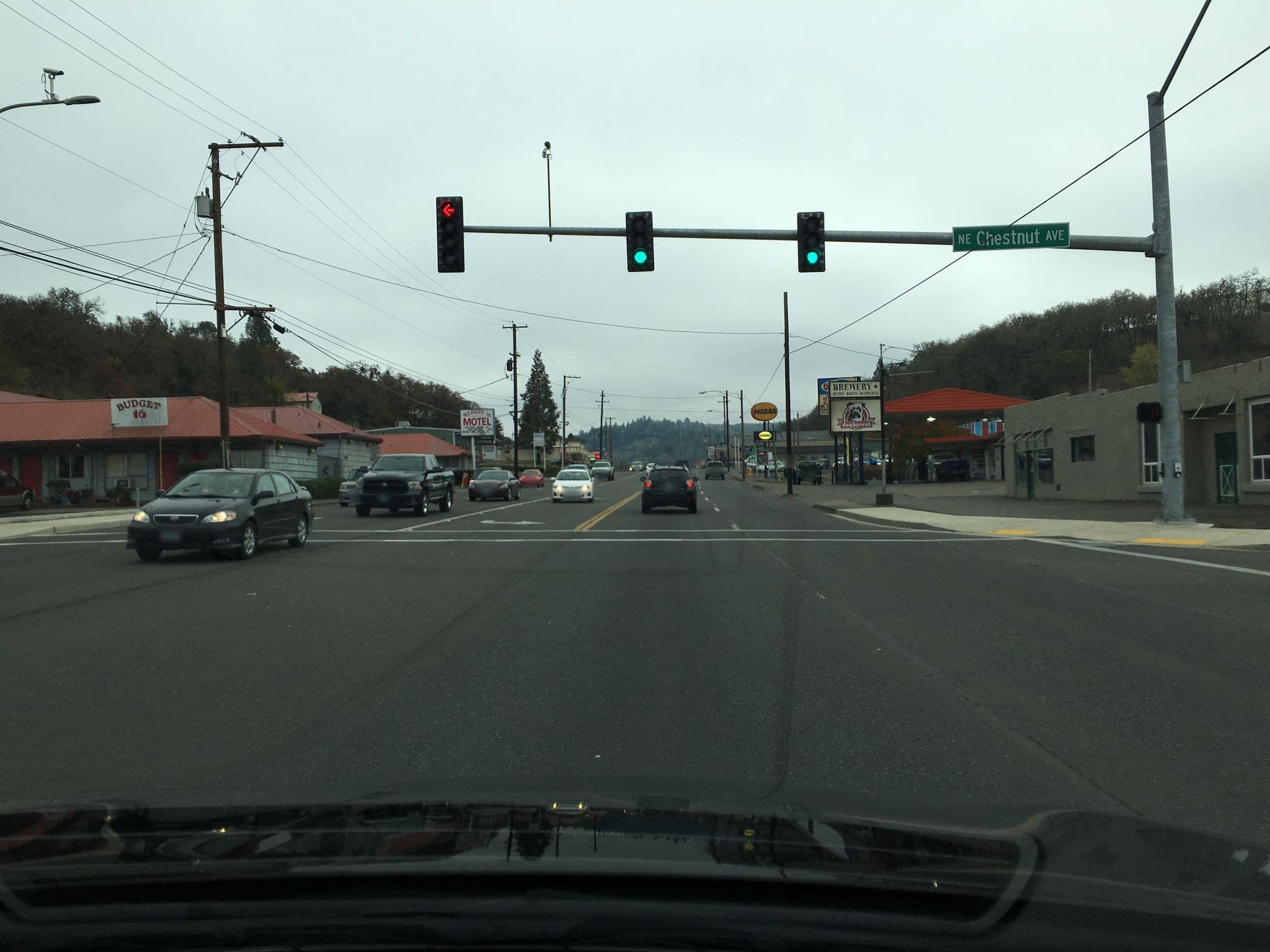 Street view near Casa Loma Motel, Roseburg — © pdgoodman (CC BY-SA · Mapillary)