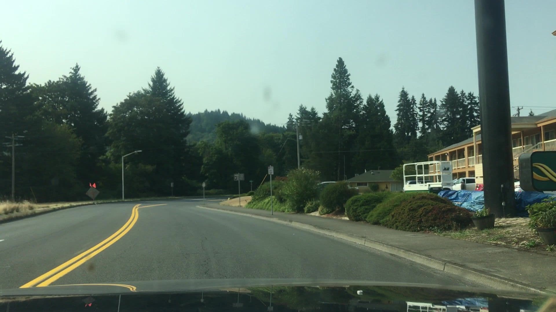 Street view near Quality Inn, Creswell — © lvl5 (CC BY-SA · Mapillary)