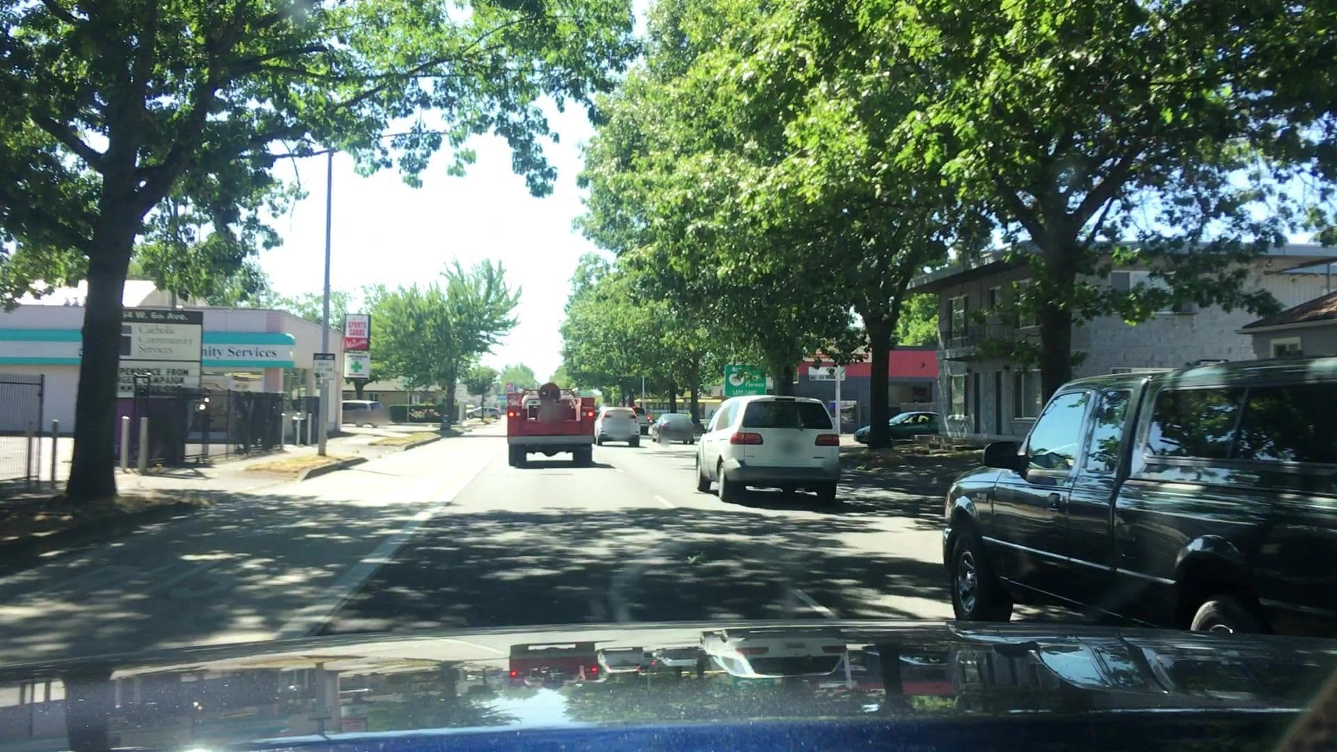 Street view near Welcome Inn Eugene, Eugene — © lvl5 (CC BY-SA · Mapillary)