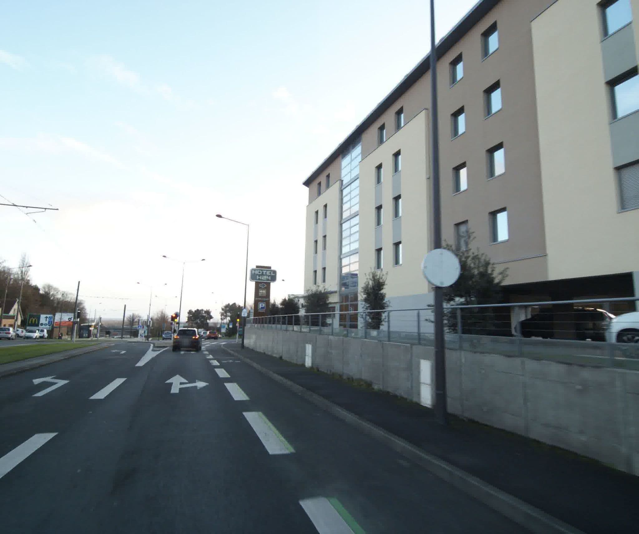 Street view near H24 Hôtel, Ruaudin — © sogefi (CC BY-SA · Mapillary)