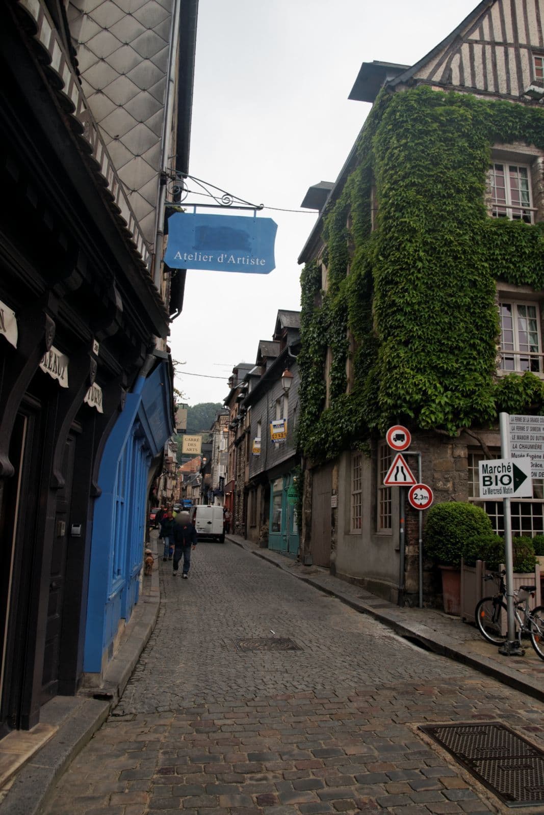 Street view near Les Maisons De Léa, Honfleur — © txllxt (CC BY-SA · Mapillary)
