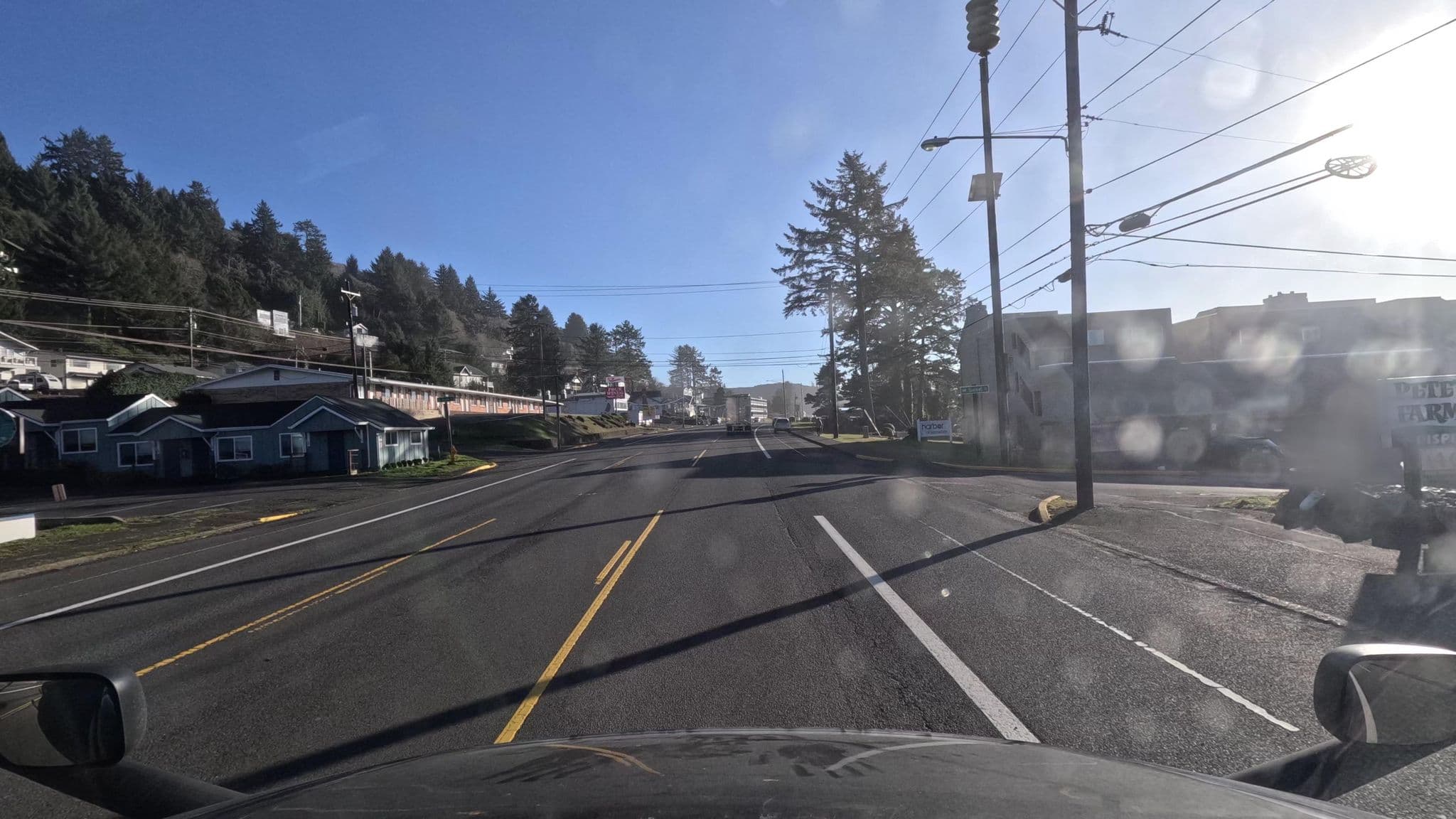 Street view near The Whale Inn, Depoe Bay — © bct (CC BY-SA · Mapillary)