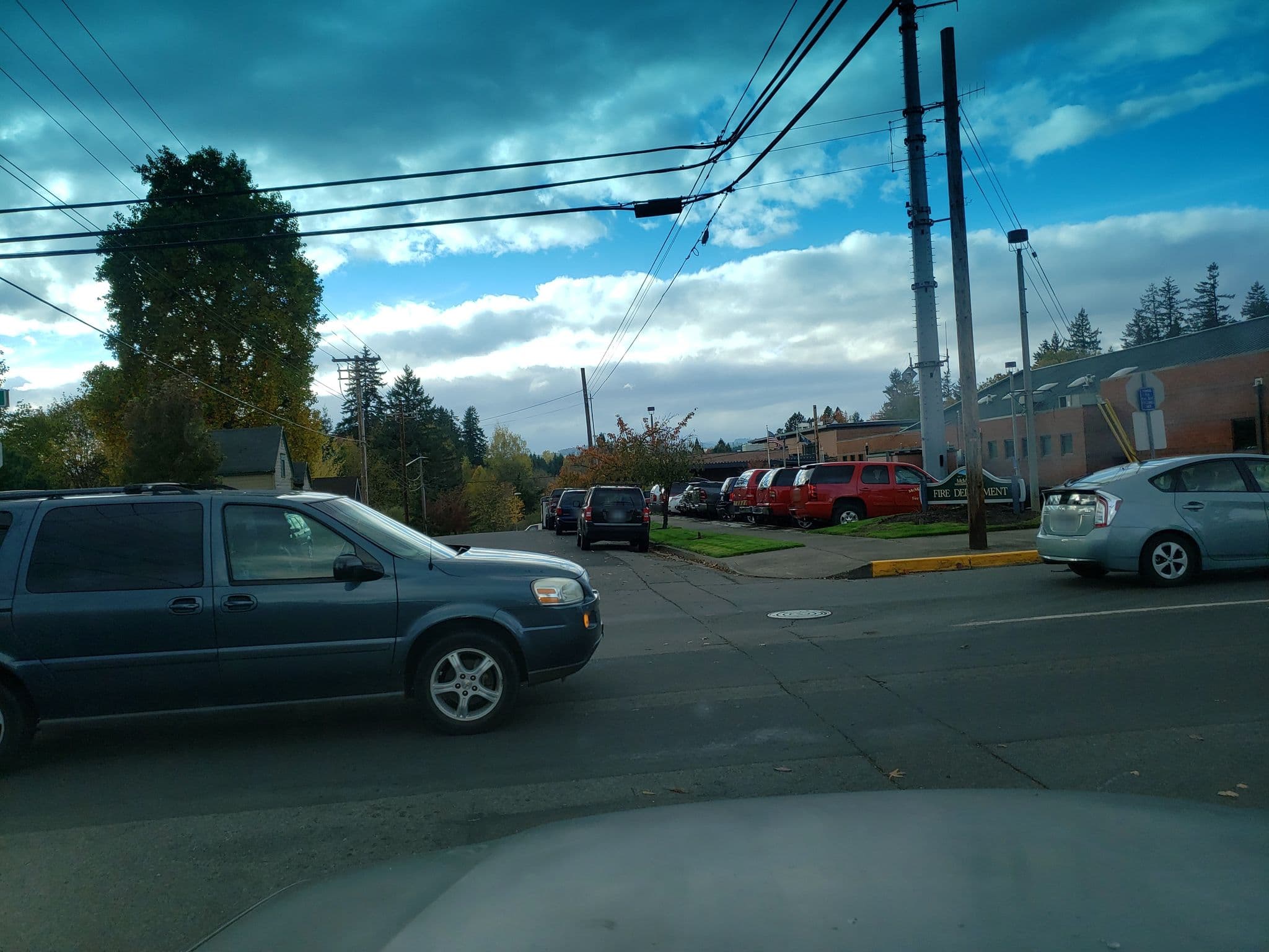 Street view near Le Petite Chateau, McMinnville — © jambrose (CC BY-SA · Mapillary)