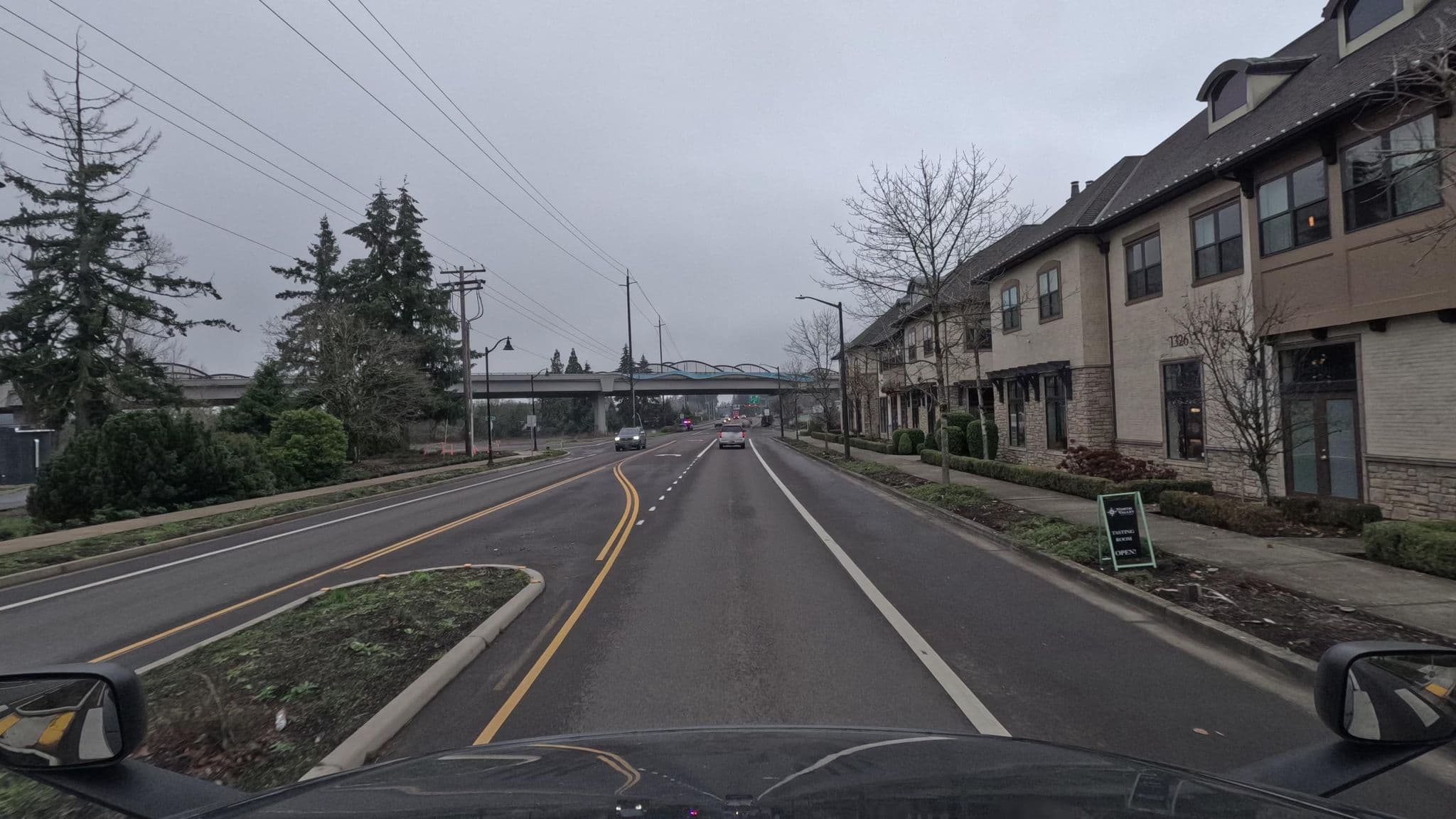 Street view near Harvest Inn, Newberg — © bct (CC BY-SA · Mapillary)