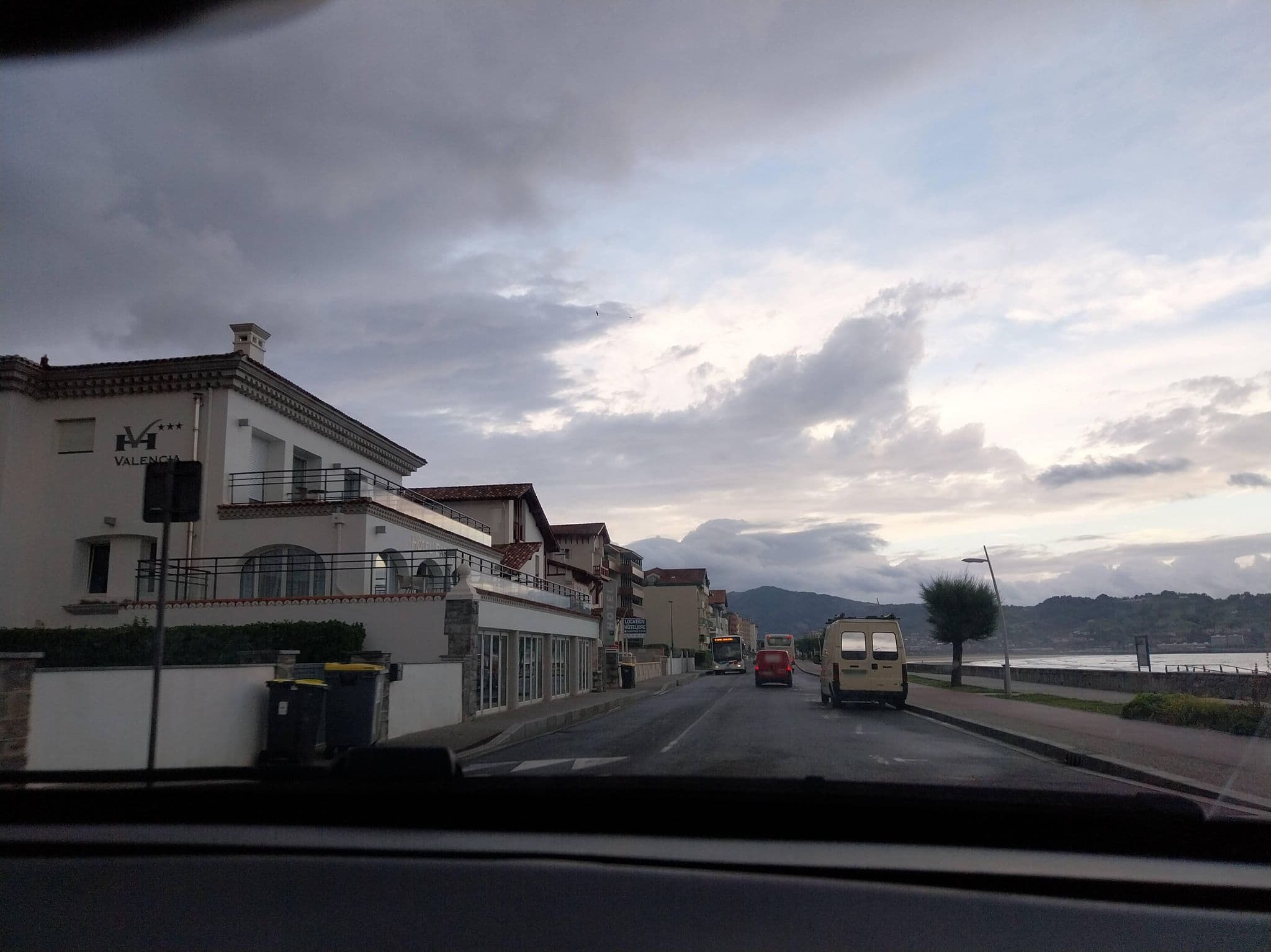 Street view near Hôtel Bar Valencia, Hendaye — © floetcheto (CC BY-SA · Mapillary)