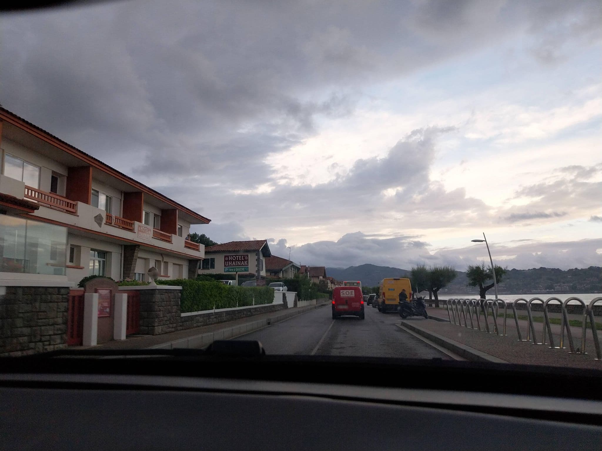 Street view near Hôtel Uhainak, Hendaye — © floetcheto (CC BY-SA · Mapillary)
