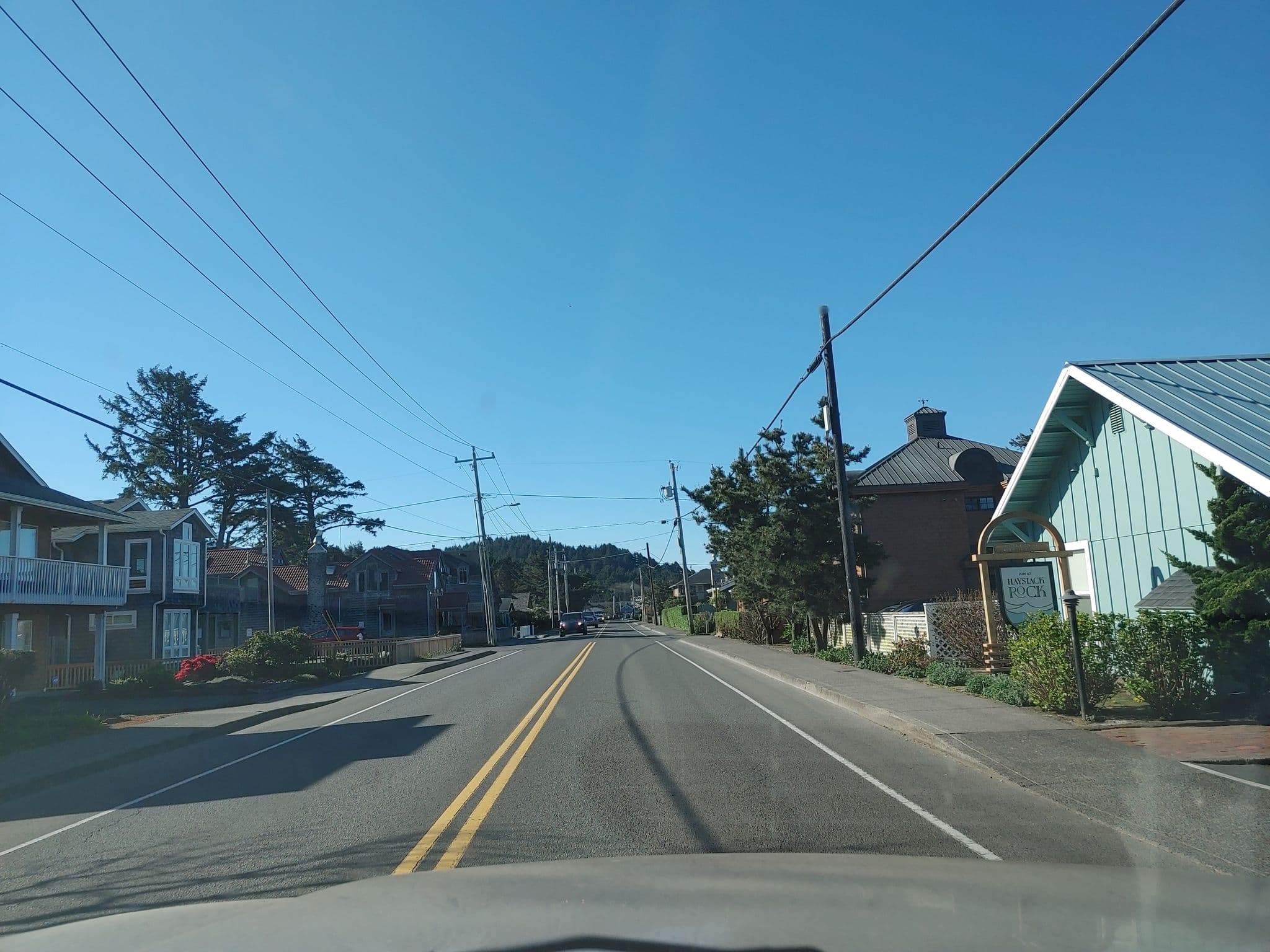Street view near Blue Gull Inn, Cannon Beach — © nmixter (CC BY-SA · Mapillary)