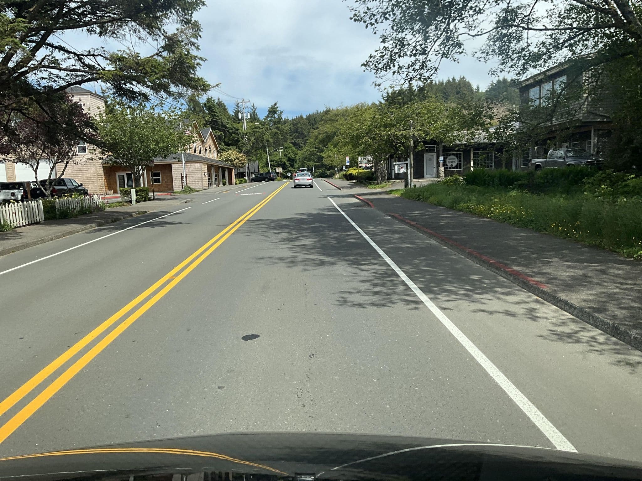 Street view near Sunset Inn, Cannon Beach — © whitecotton (CC BY-SA · Mapillary)