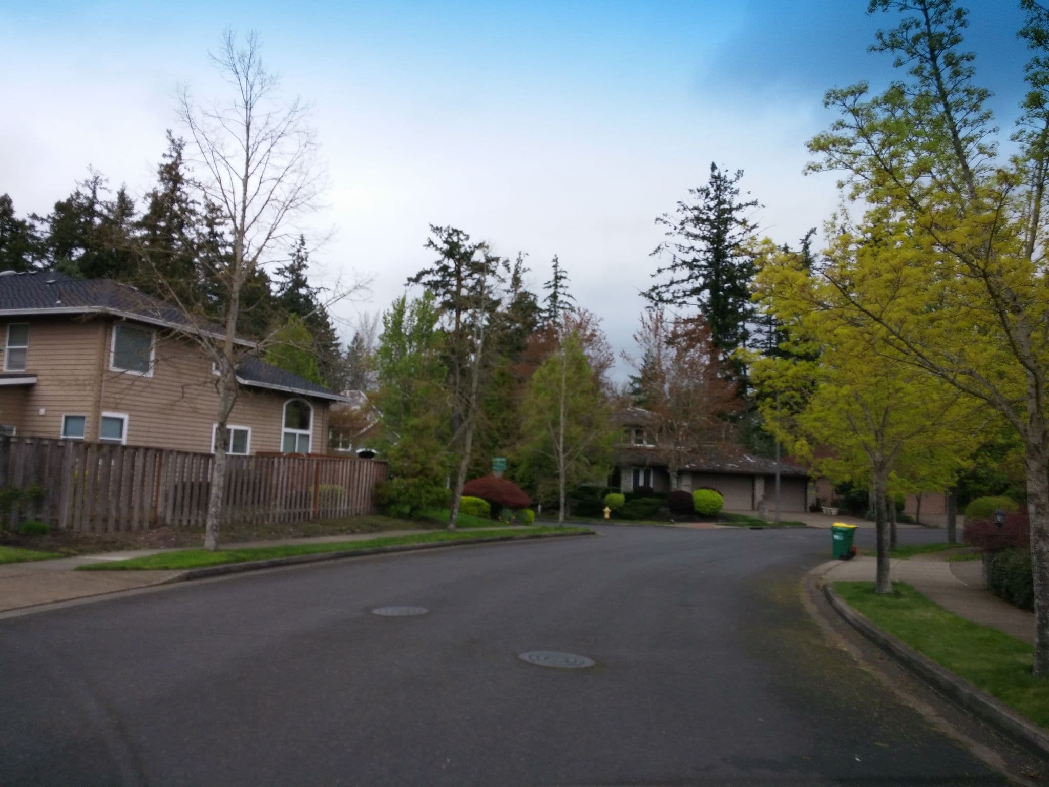Street view near Reviewer's Purple, Oak Hills — © mly_pdx03 (CC BY-SA · Mapillary)