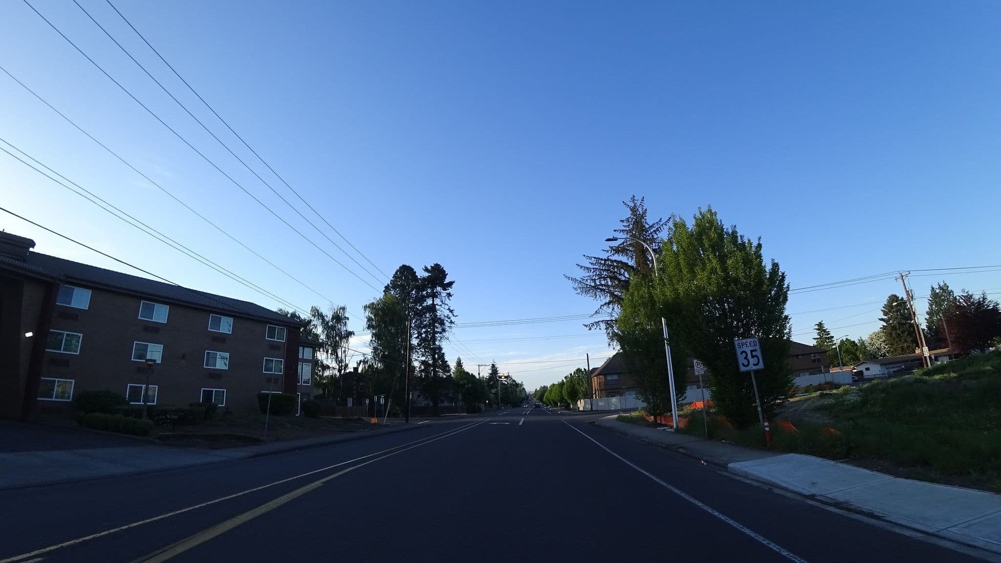 Street view near Best Inn Aloha, Aloha — © mly_pdx05 (CC BY-SA · Mapillary)