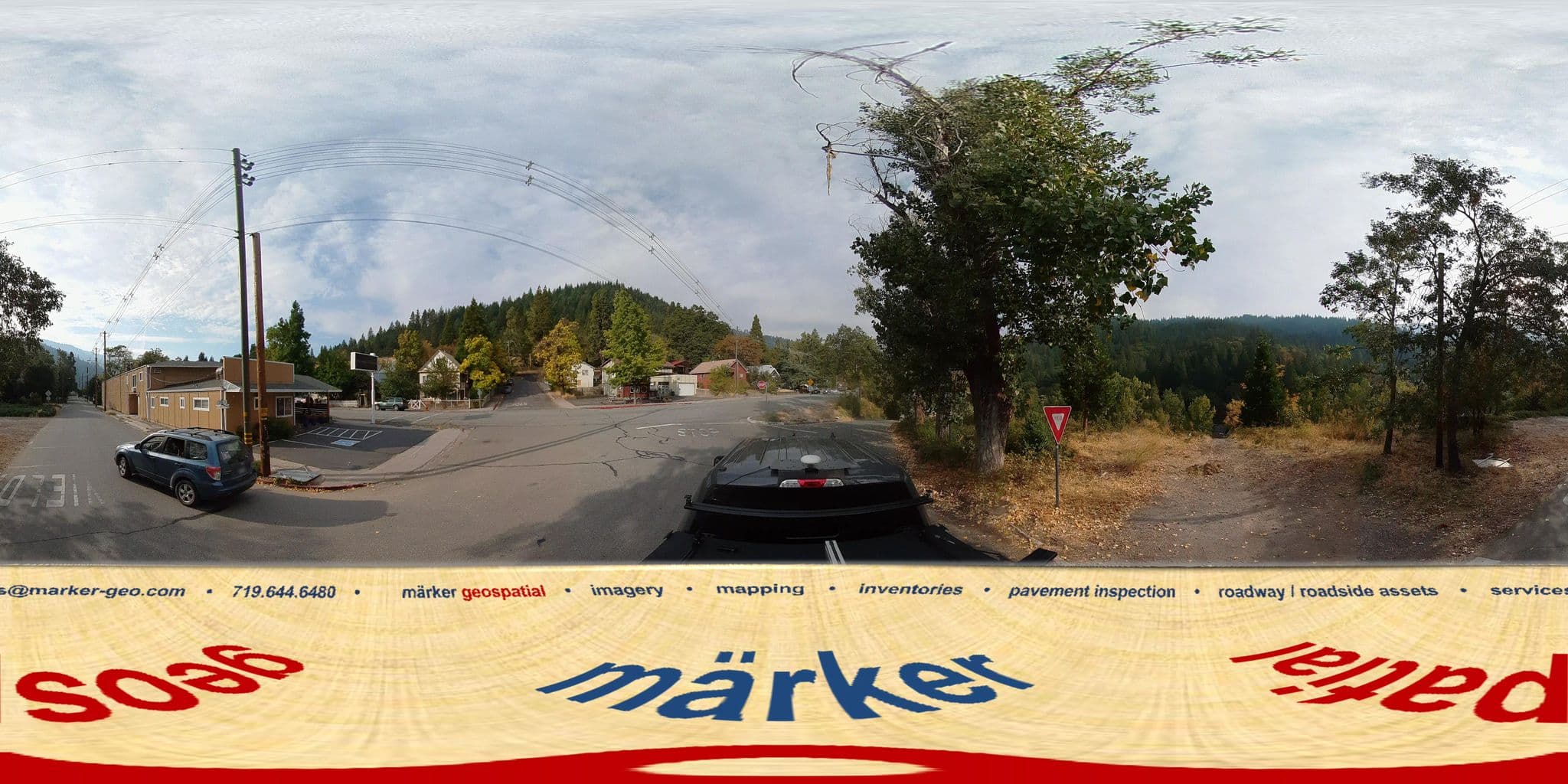 Street view near Travelodge, Dunsmuir — © marker_geo1 (CC BY-SA · Mapillary)
