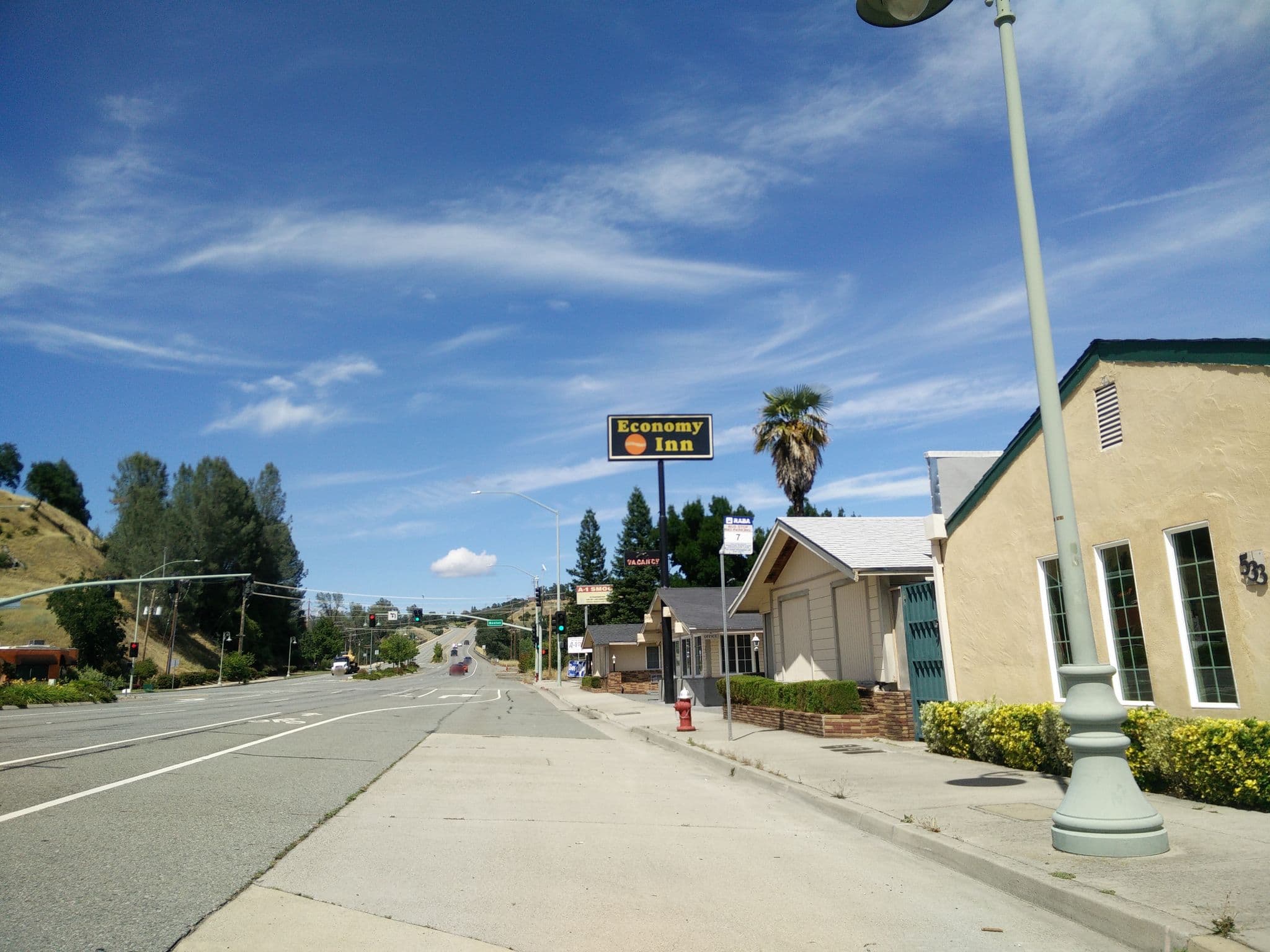 Street view near Americas Best Value Inn & Suites Redding N, Redding — © adamant1 (CC BY-SA · Mapillary)