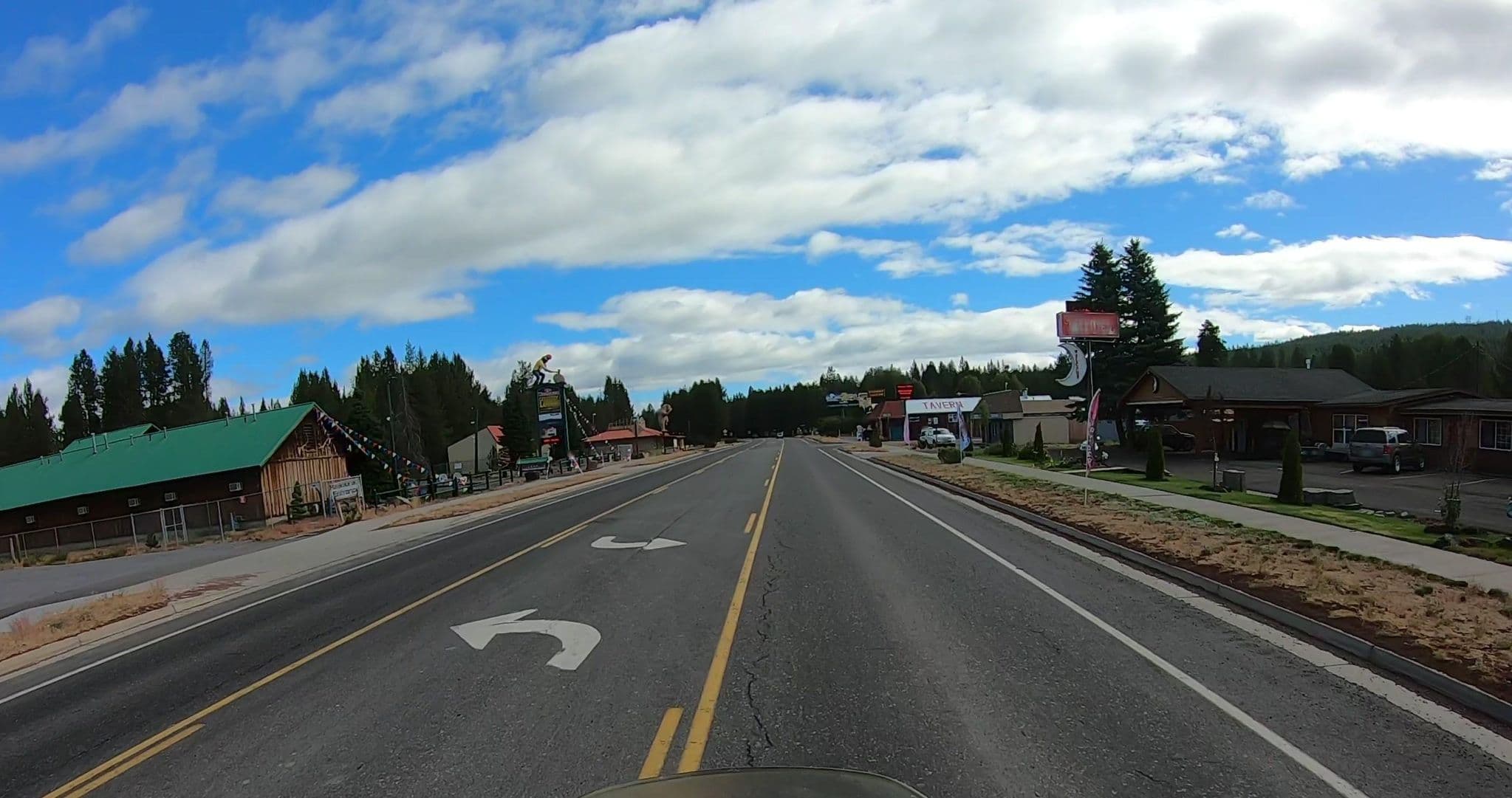Street view near Crescent Moon Motel, La Pine — © networklanman (CC BY-SA · Mapillary)