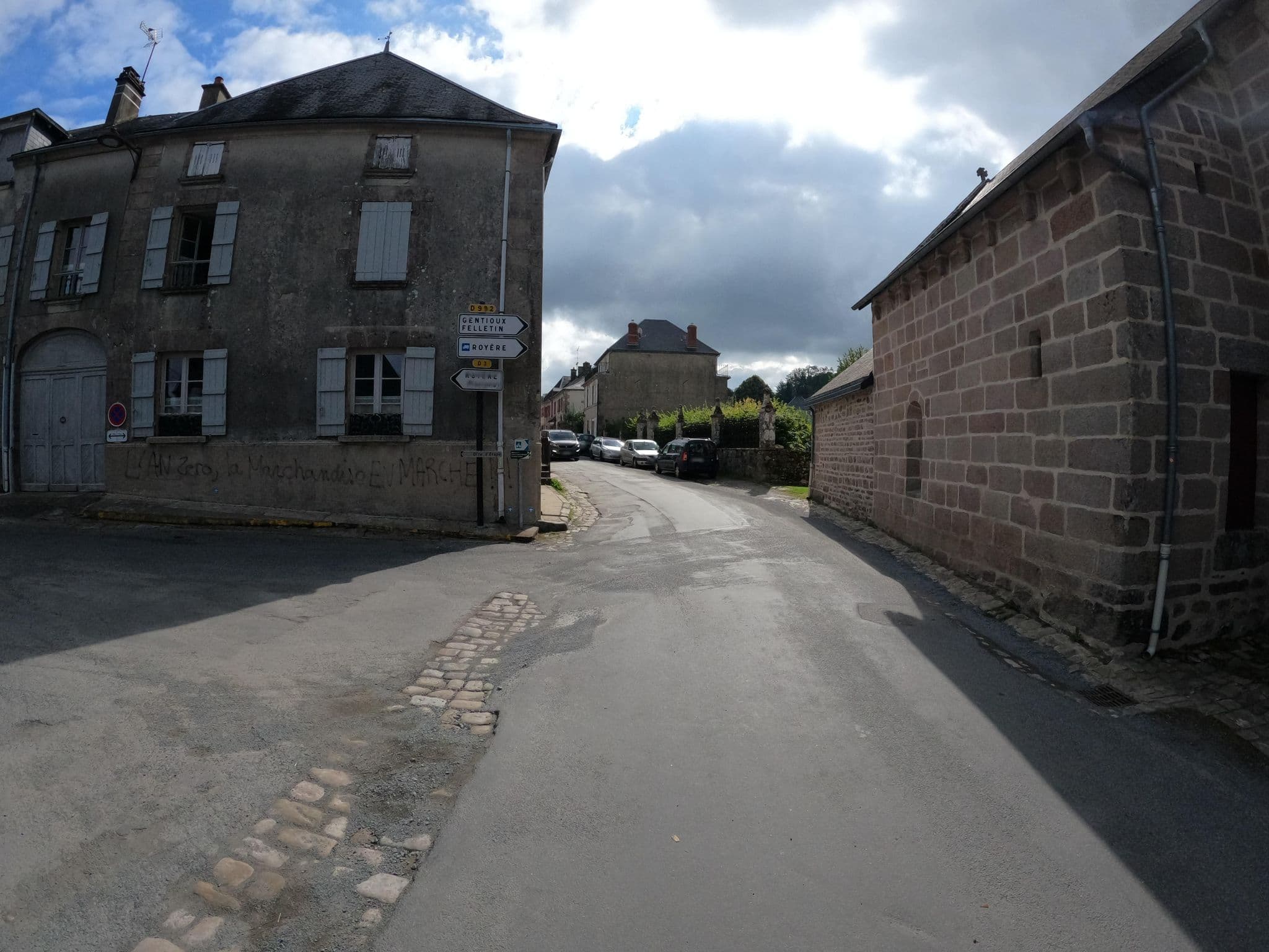 Street view near Gîte de la fontaine, Peyrat-le-Château — © stephanep (CC BY-SA · Mapillary)
