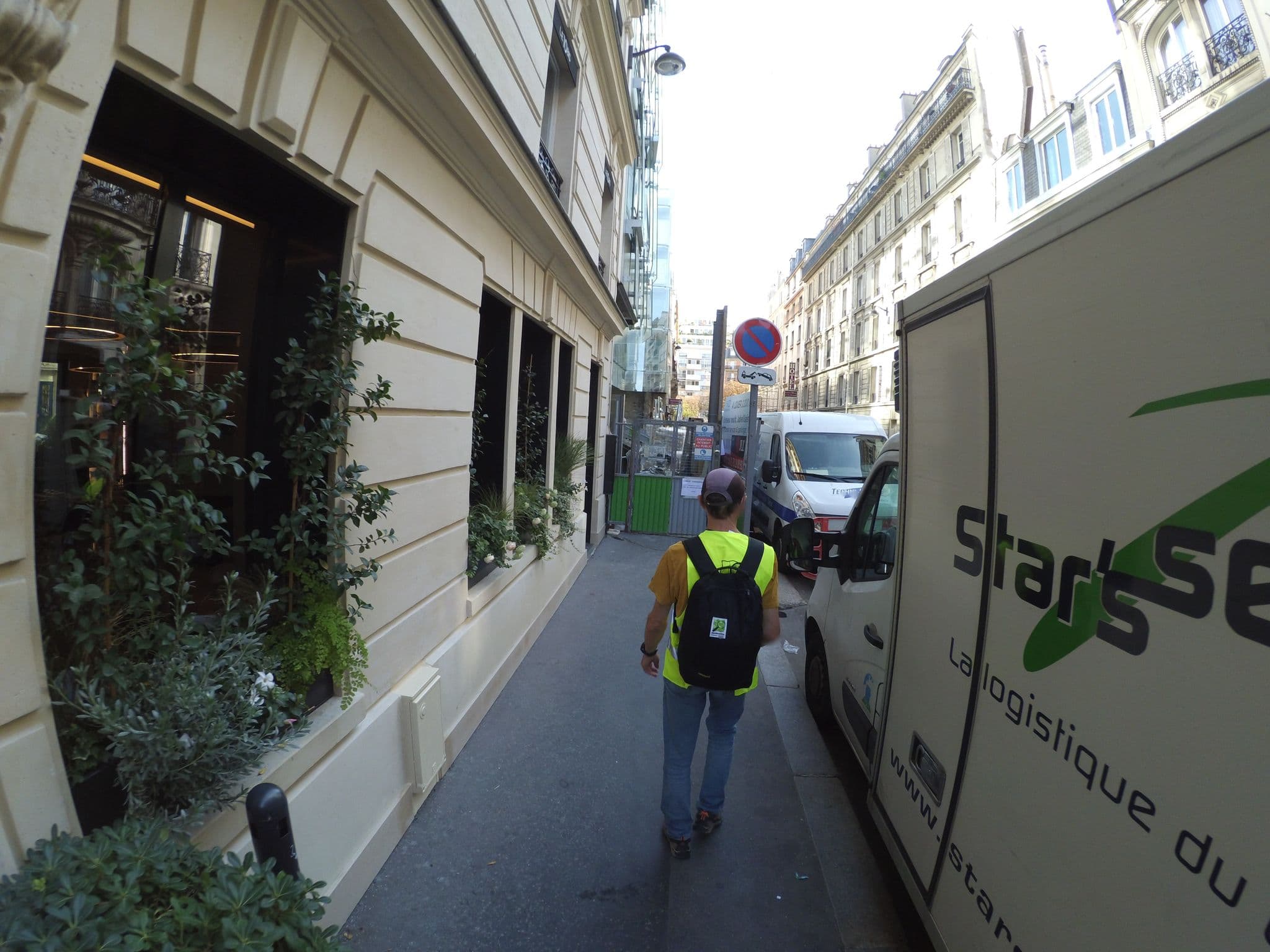 Street view near Harvey, Neuilly-sur-Seine — © stephanep (CC BY-SA · Mapillary)