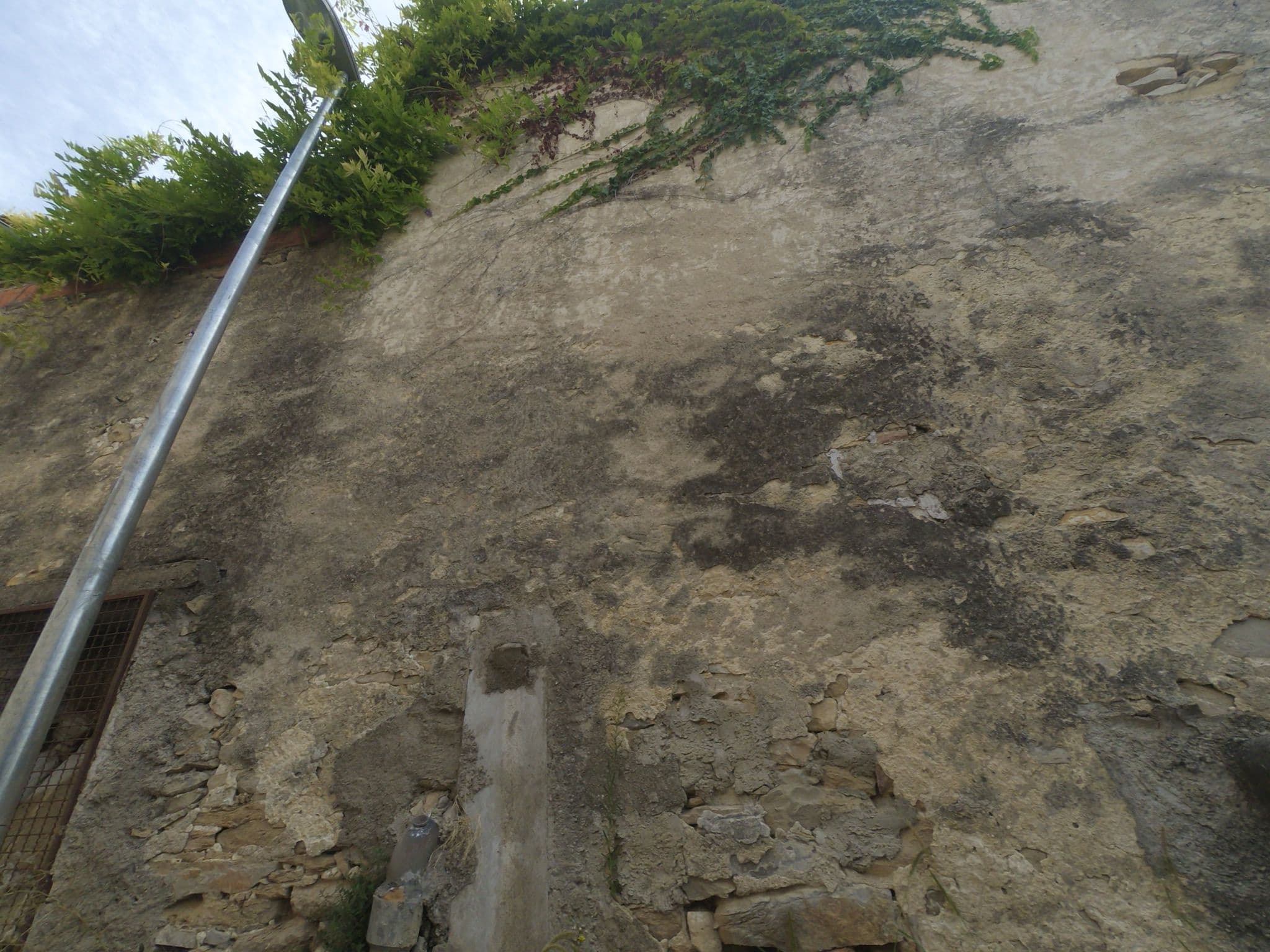 Street view near Les trois puits, Congénies — © balooval (CC BY-SA · Mapillary)