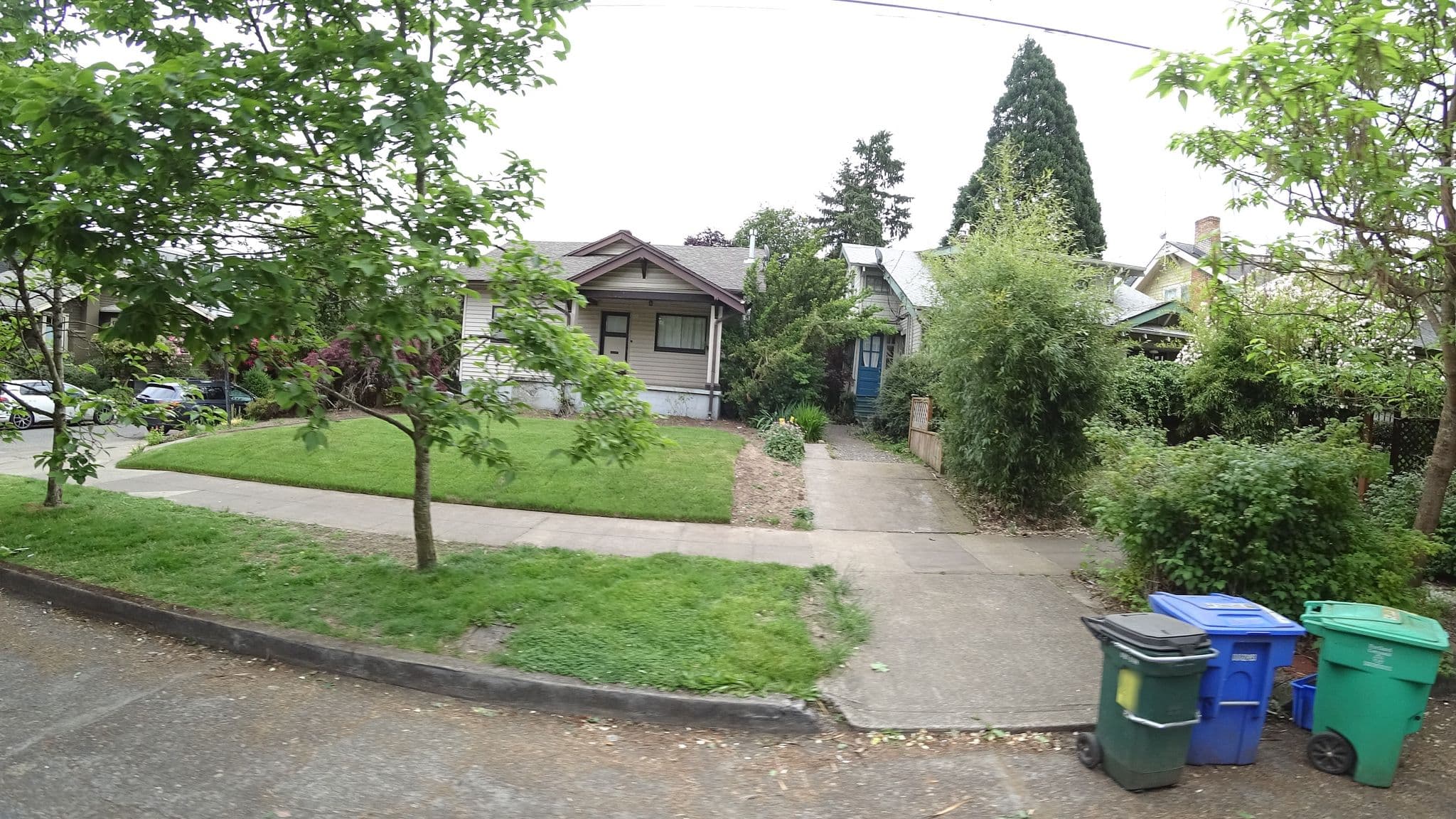 Street view near Raven's Nest, Lents — © mly_pdx01 (CC BY-SA · Mapillary)