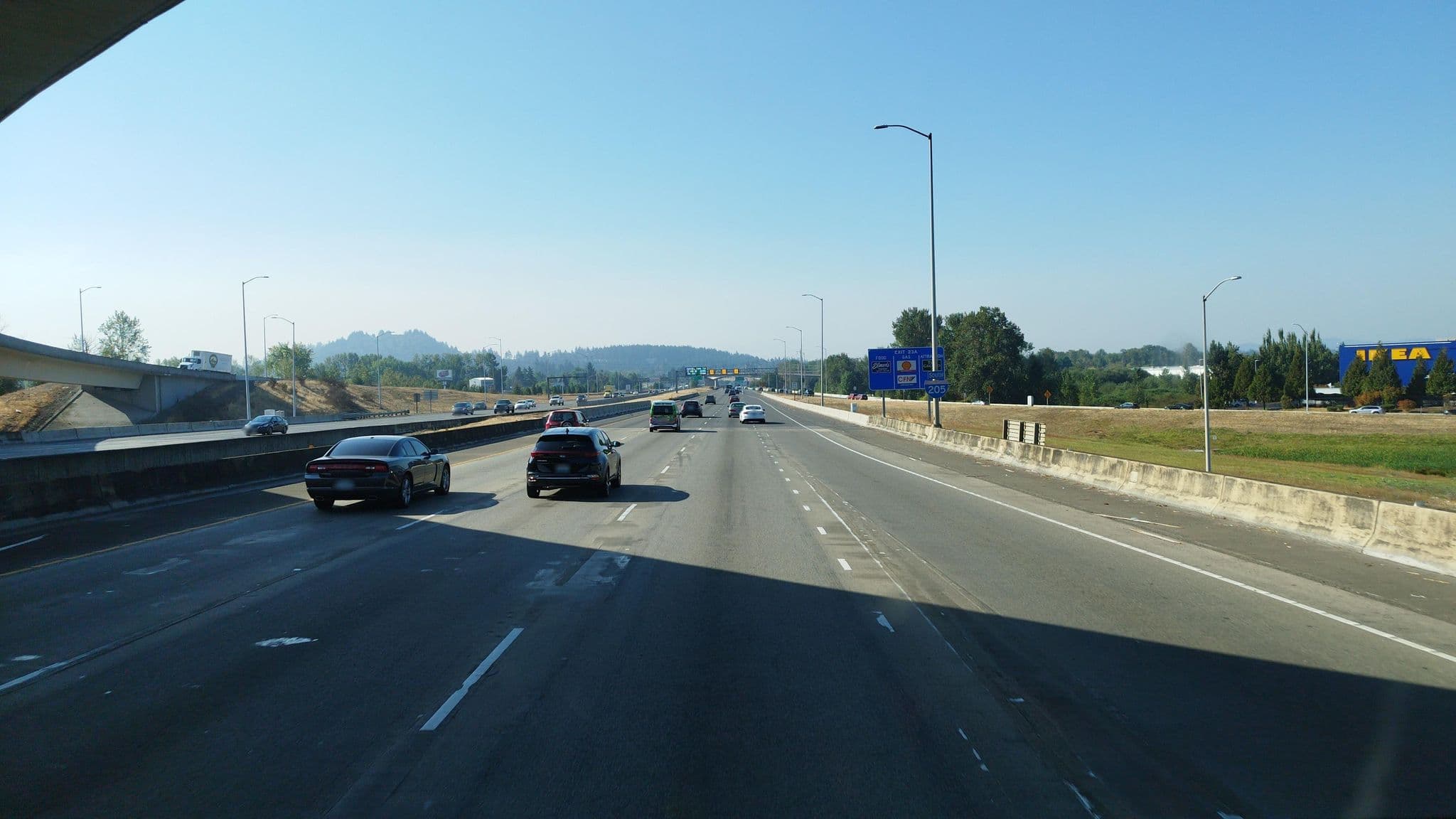 Street view near Clarion Hotel Pool, Mill Plain — © bct (CC BY-SA · Mapillary)