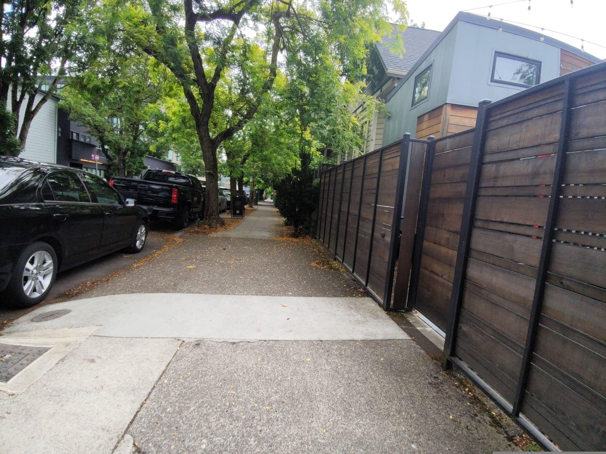 Street view near The Henry House, Portland — © iragersh (CC BY-SA · Mapillary)