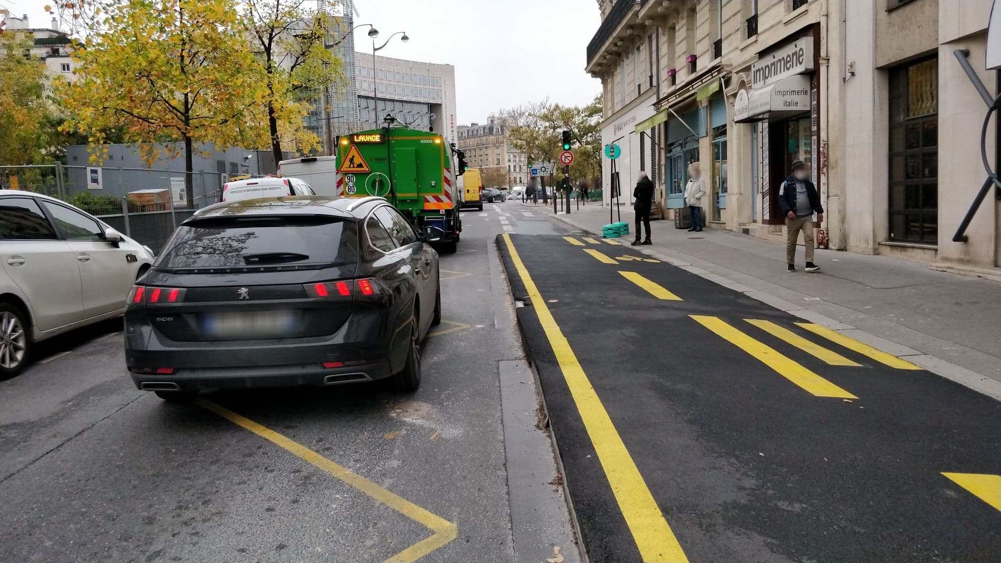 Street view near Neptune, Paris 13 Gobelins — © overflorian (CC BY-SA · Mapillary)