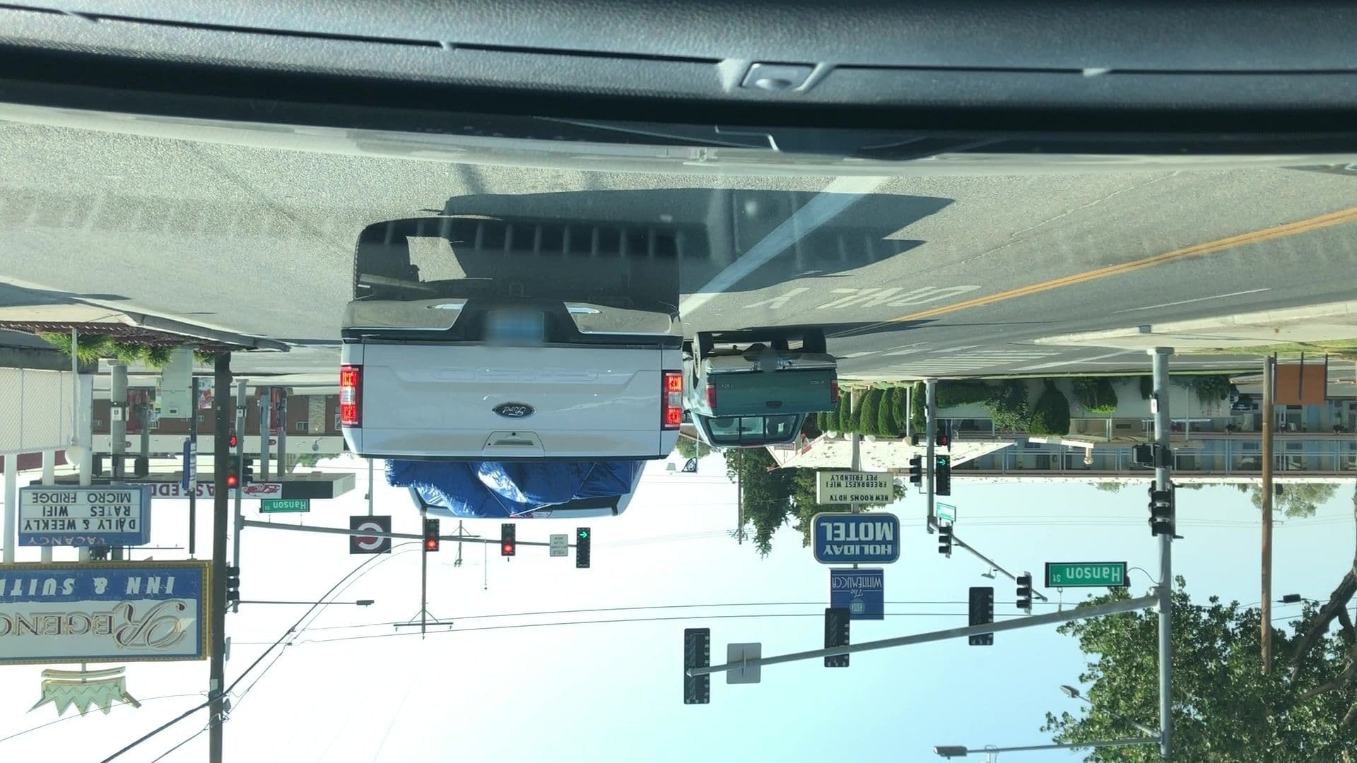 Street view near Pyrenees Motel, Winnemucca — © lvl5 (CC BY-SA · Mapillary)