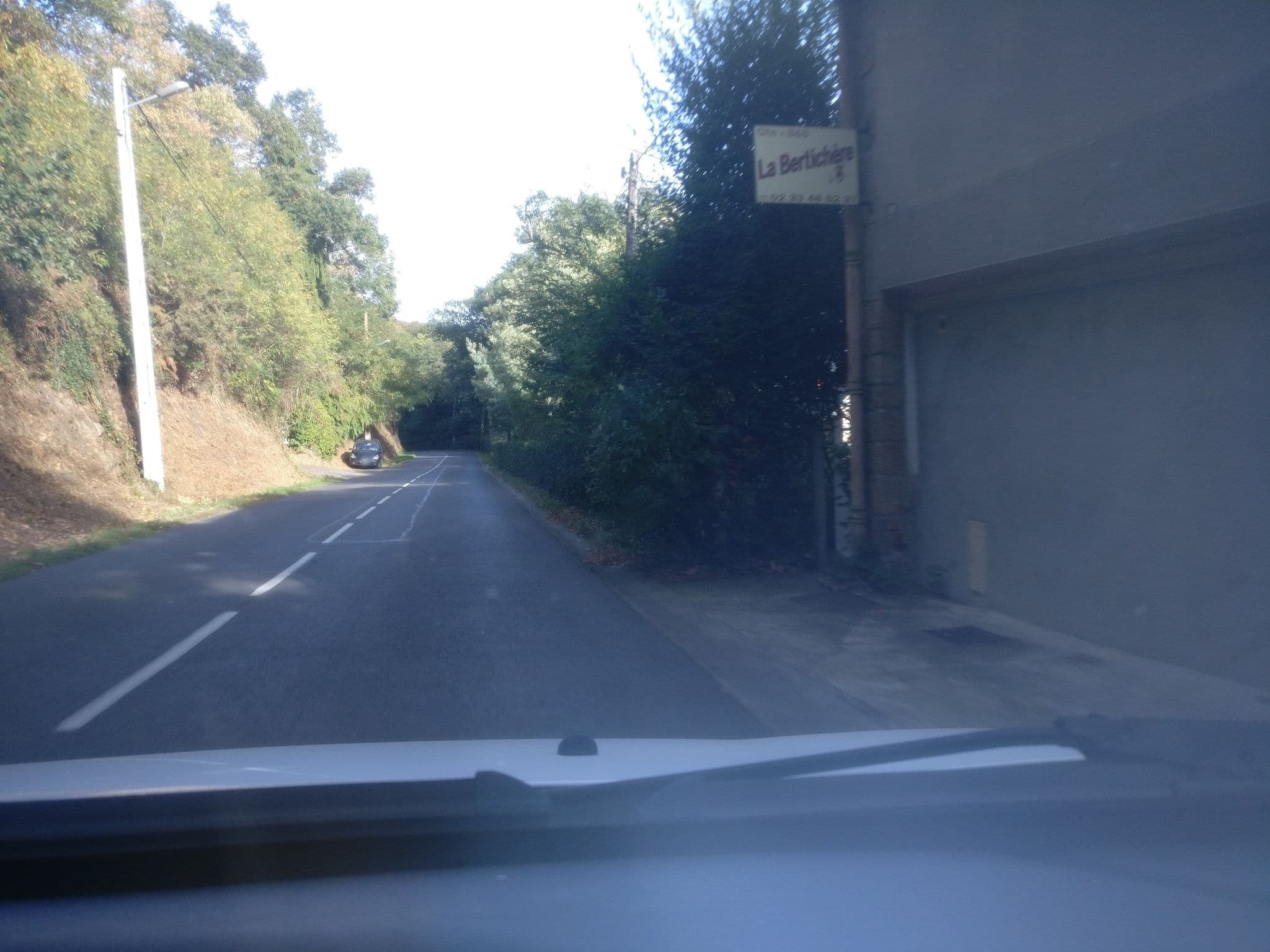 Street view near La Bertichère, Jullouville — © mgageo (CC BY-SA · Mapillary)