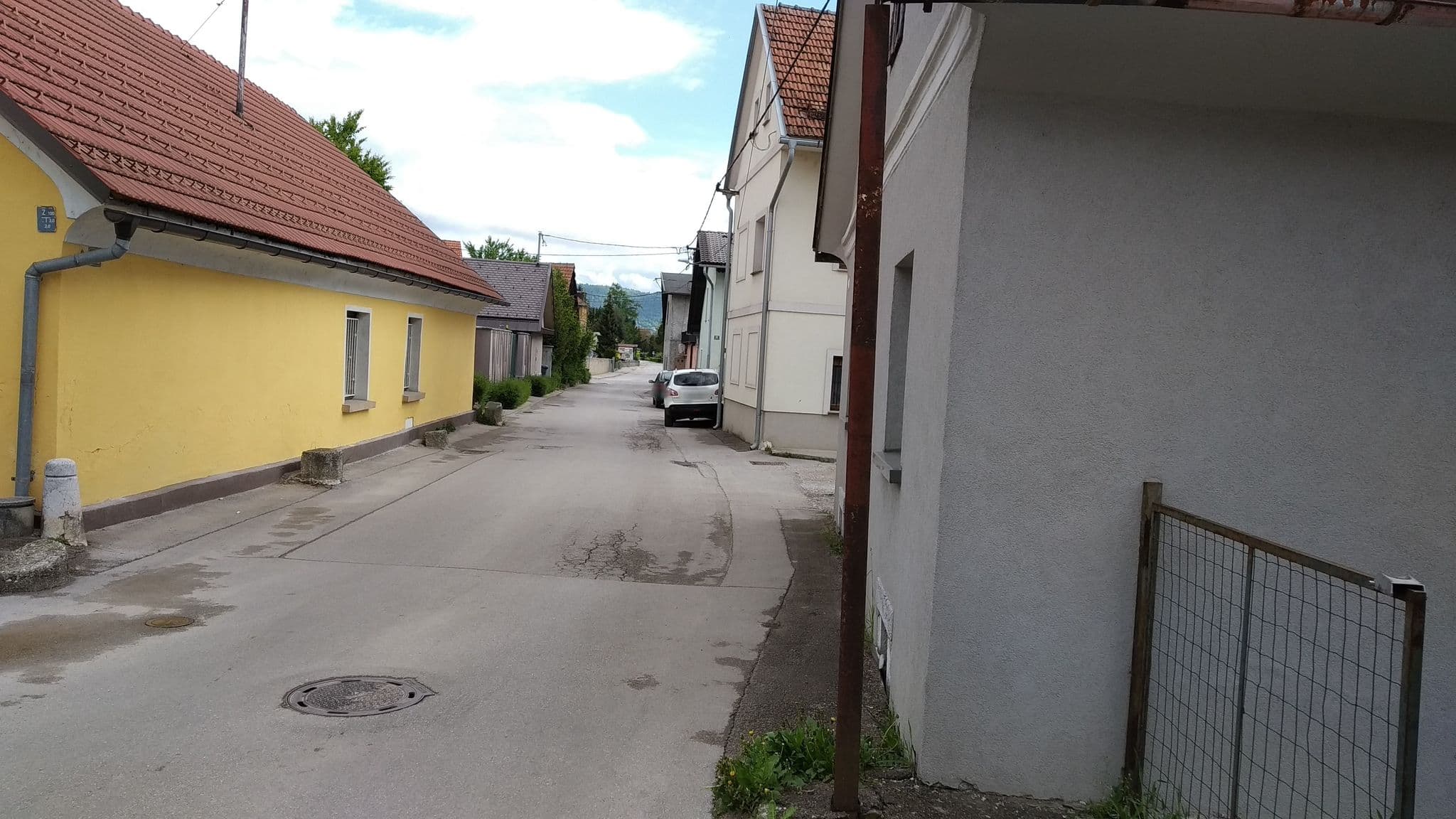 Street view near Kmetija Ježek, Ljubljana — © brocaloid15 (CC BY-SA · Mapillary)