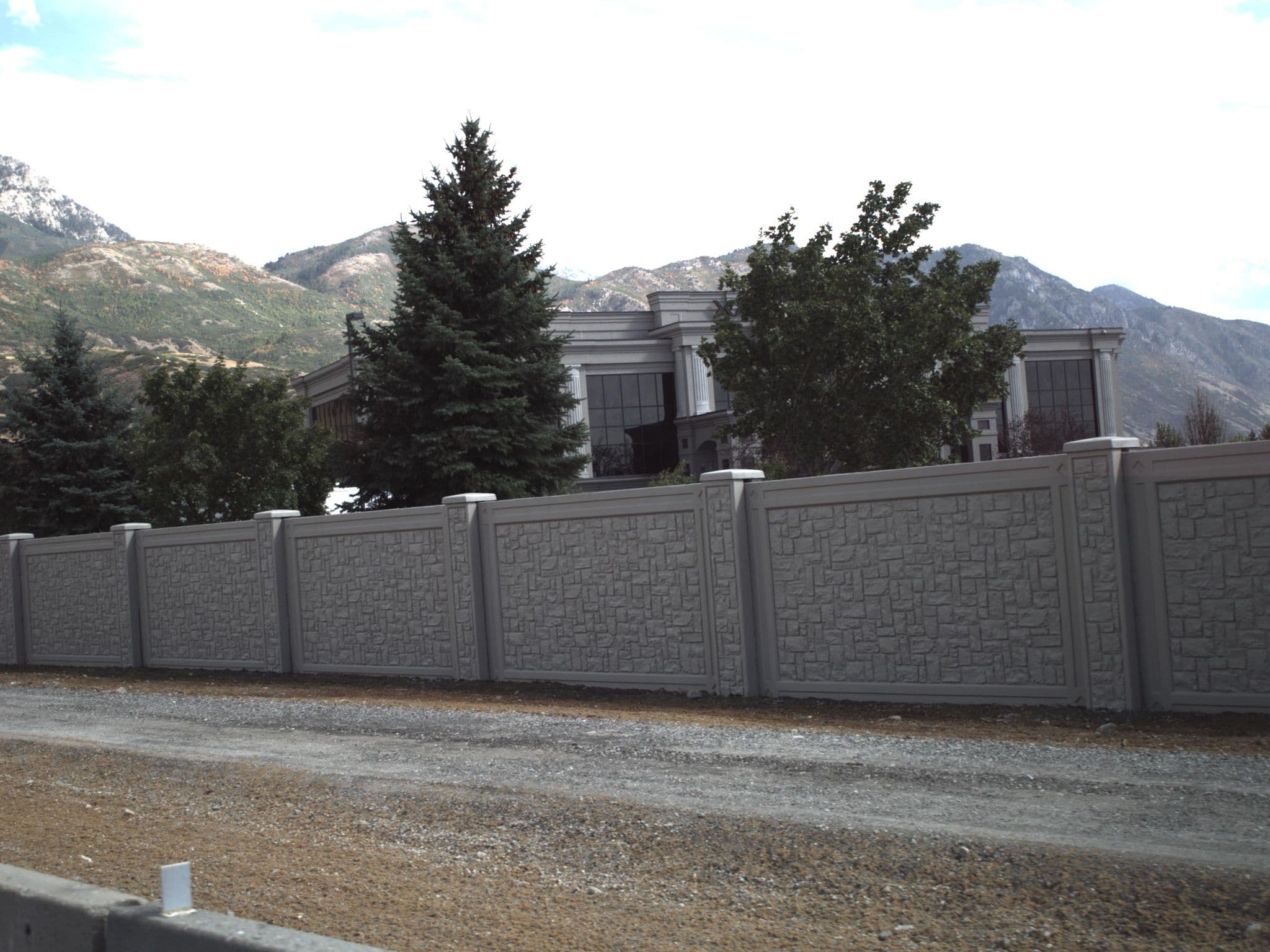 Street view near Cirque Lodge, Orem — © asellars (CC BY-SA · Mapillary)