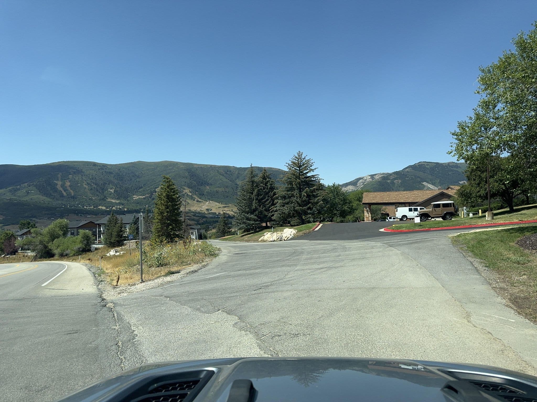Street view near Basinview Lodging, Wolf Creek — © kevinp2 (CC BY-SA · Mapillary)