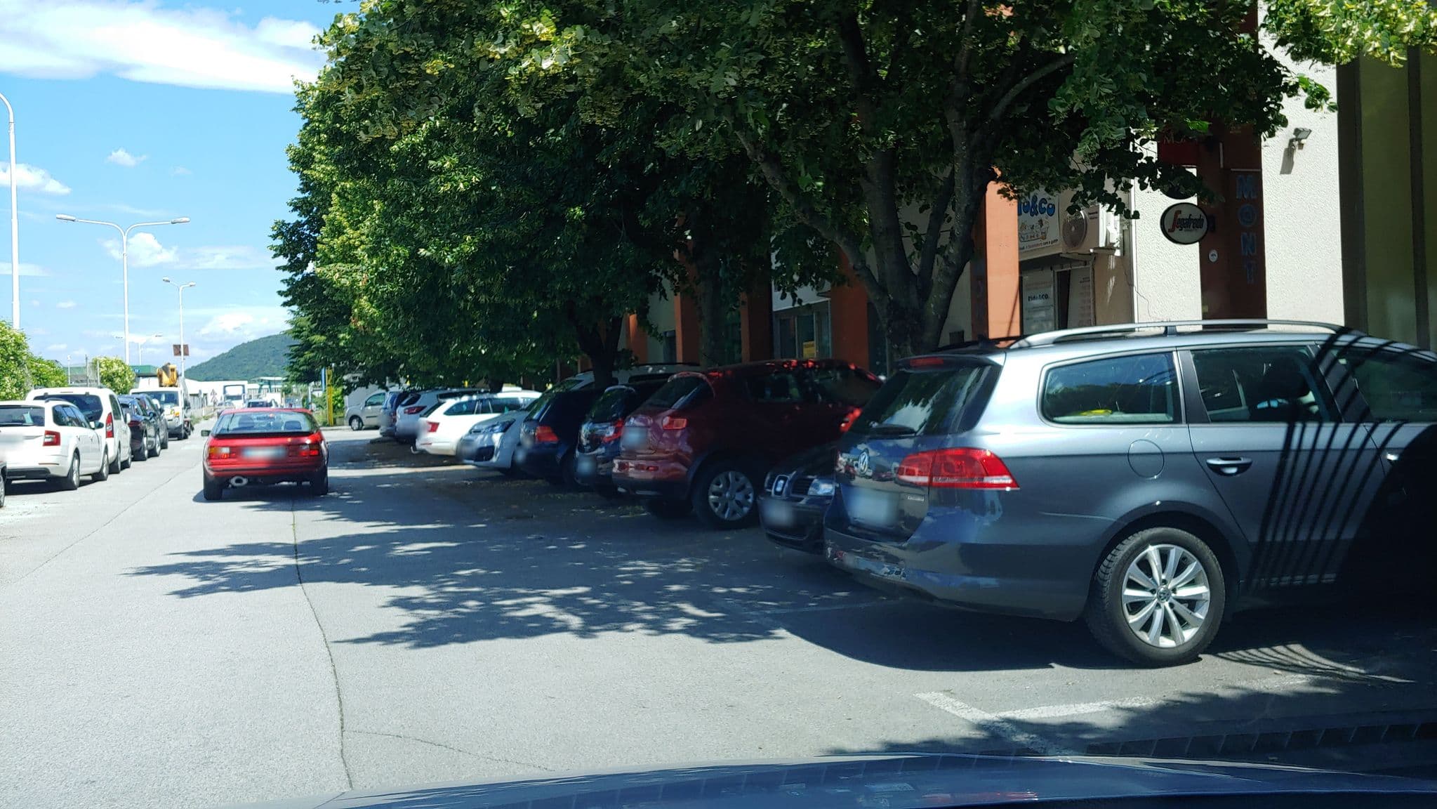 Street view near Rooms Sanabor, Sežana — © mitjajez (CC BY-SA · Mapillary)