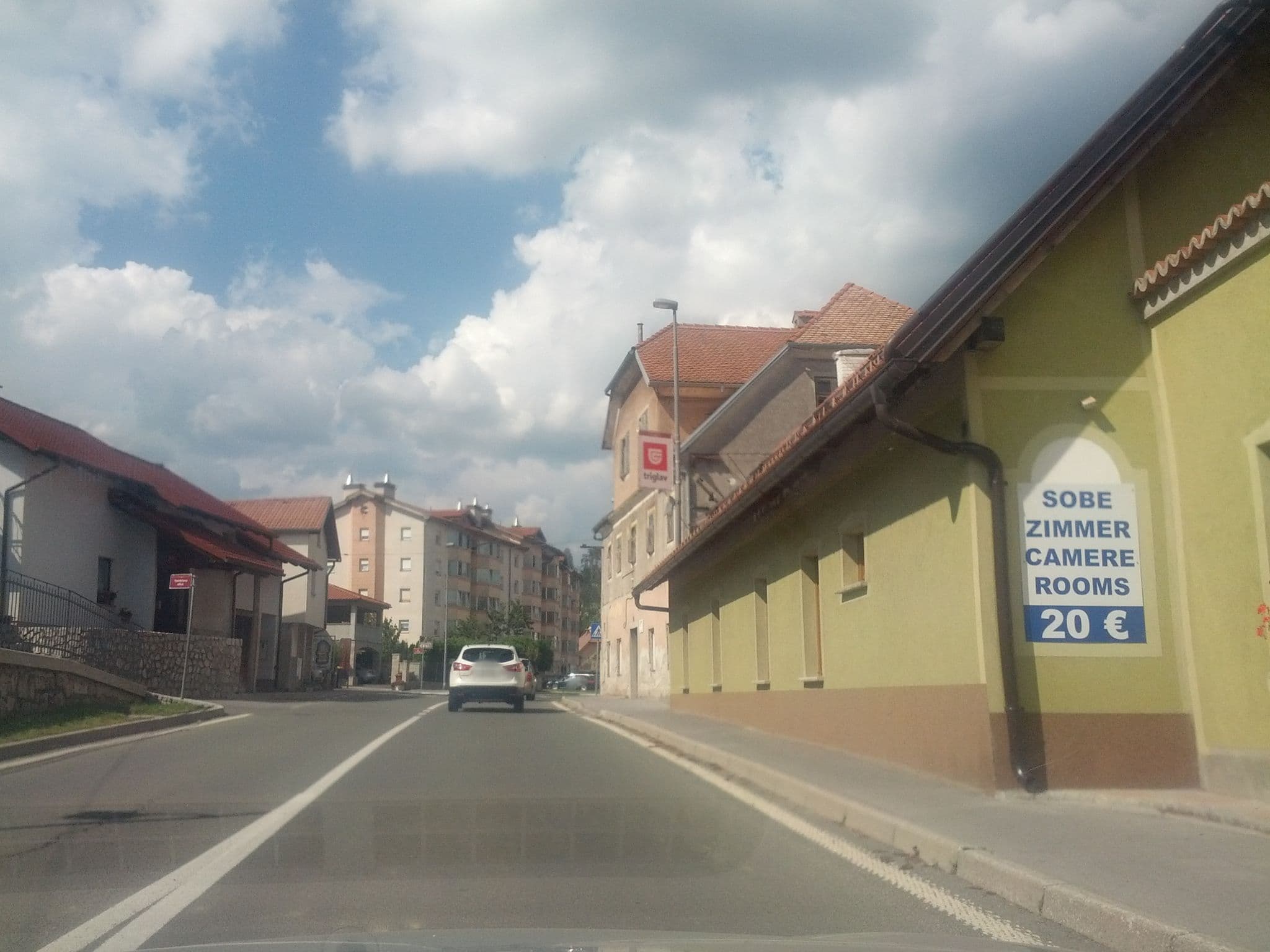 Street view near Brne, Postojna — © lesko987 (CC BY-SA · Mapillary)