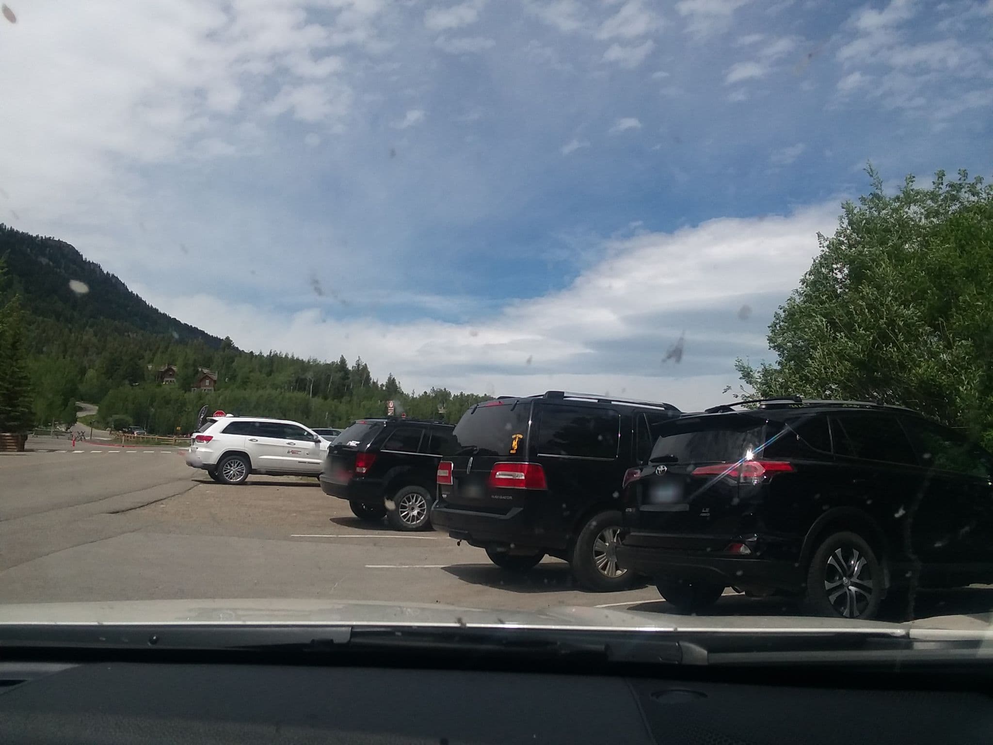 Street view near Village Center Inn, Moose Wilson Road — © shantalb (CC BY-SA · Mapillary)