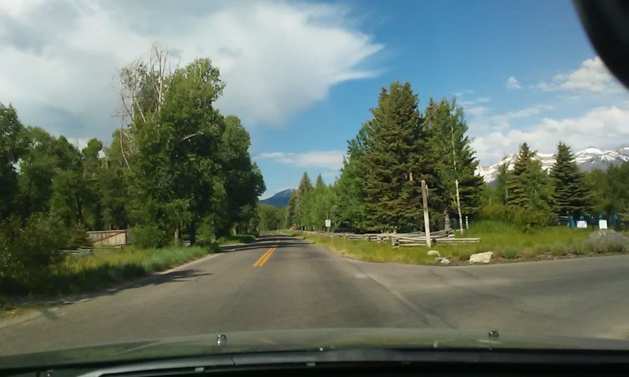 Street view near Grand Teton Lodge, Moose Wilson Road — © aqua01 (CC BY-SA · Mapillary)