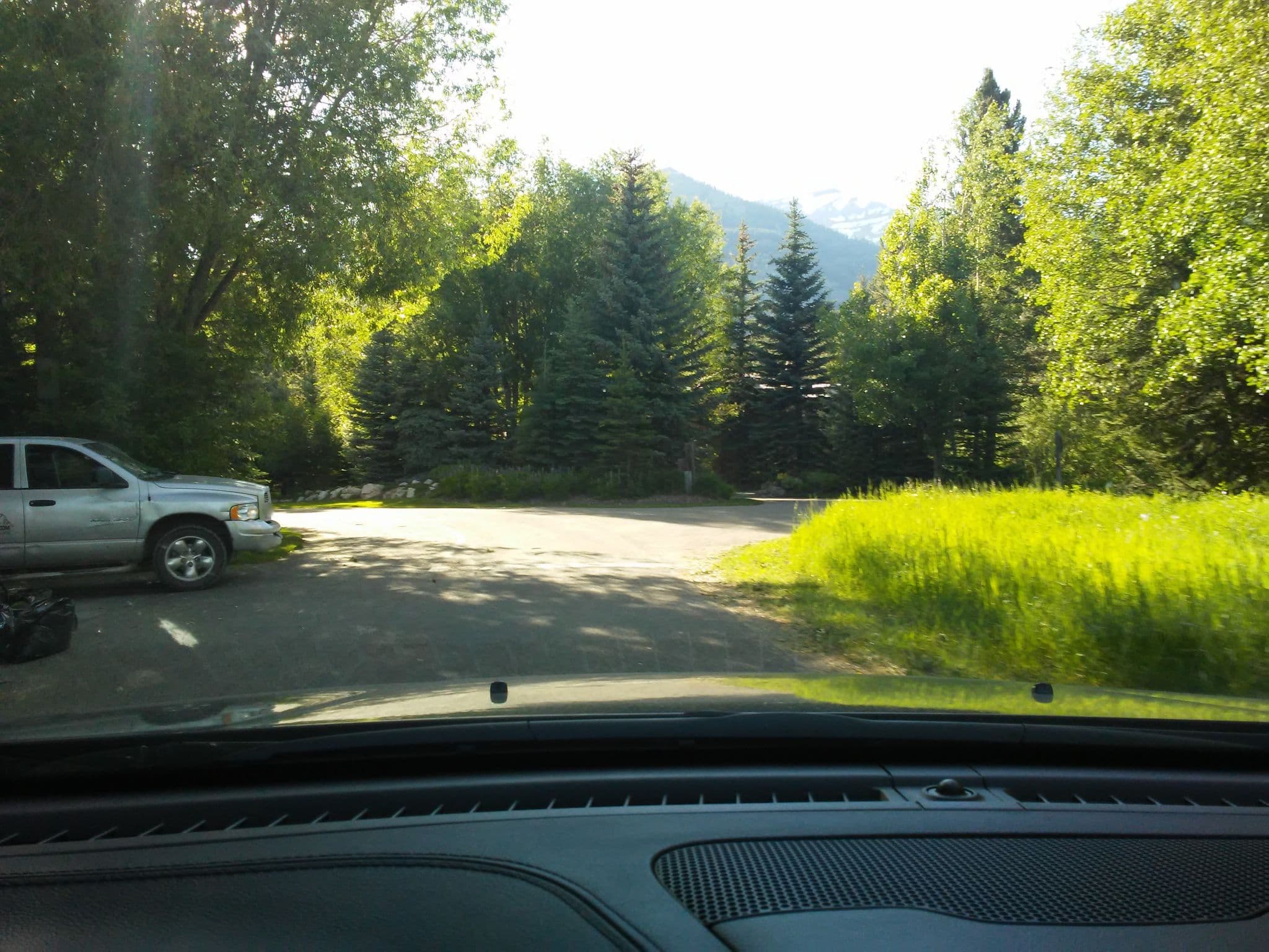 Street view near The Honeymoon Suite, Moose Wilson Road — © aqua02 (CC BY-SA · Mapillary)