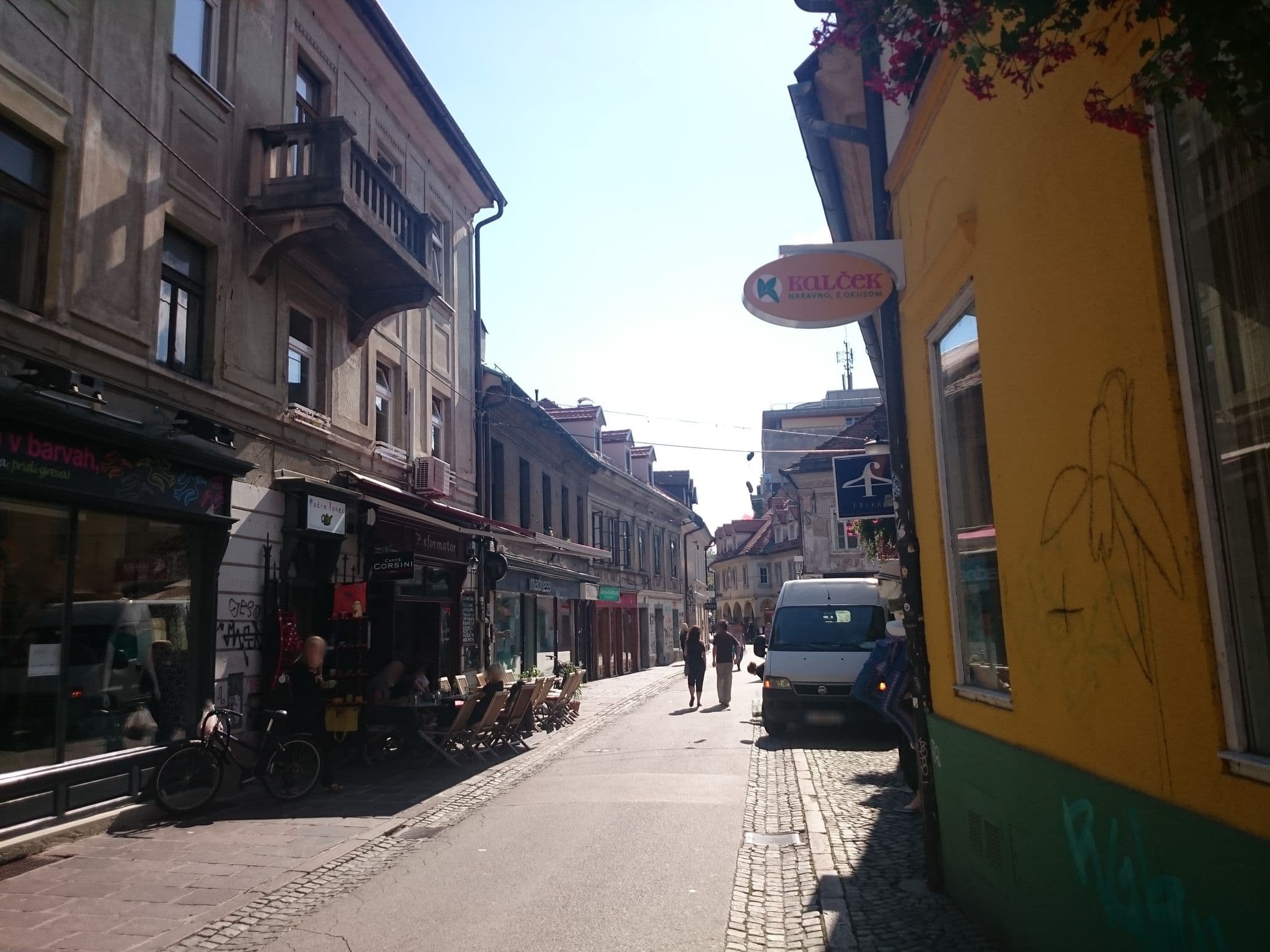 Street view near Deznik, Ljubljana — © asdf (CC BY-SA · Mapillary)