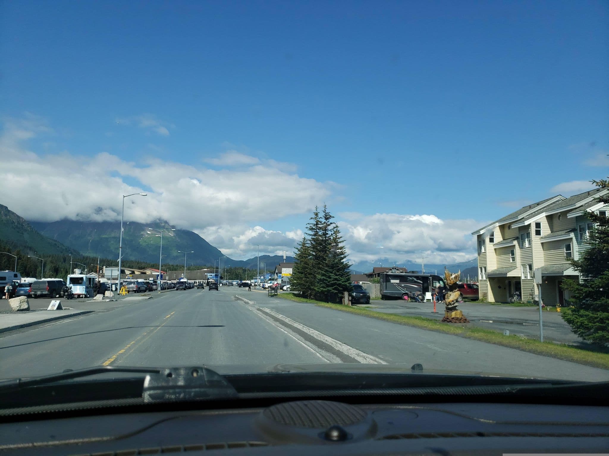 Street view near Gateway Hotel, Bear Creek — © guyutetube (CC BY-SA · Mapillary)