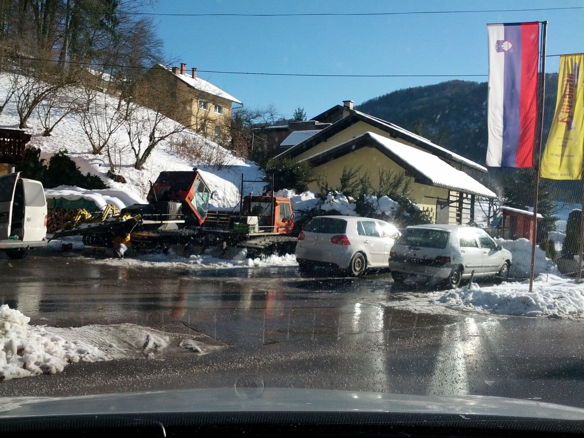 Street view near Prenočišča Vidrgar, Izlake — © lesko987 (CC BY-SA · Mapillary)