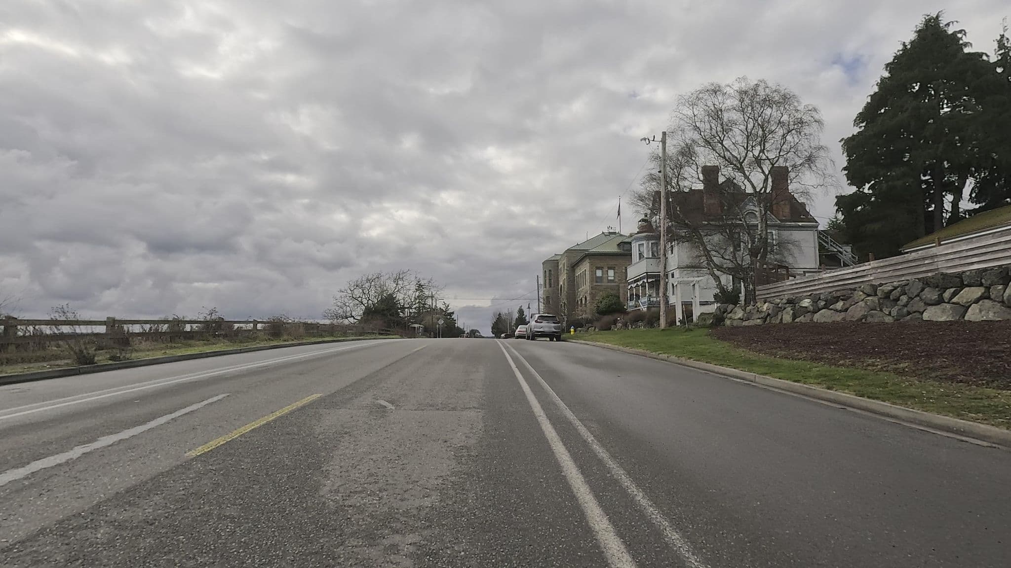 Street view near Bungalow on the Bluff, Port Townsend — © natfoot (CC BY-SA · Mapillary)