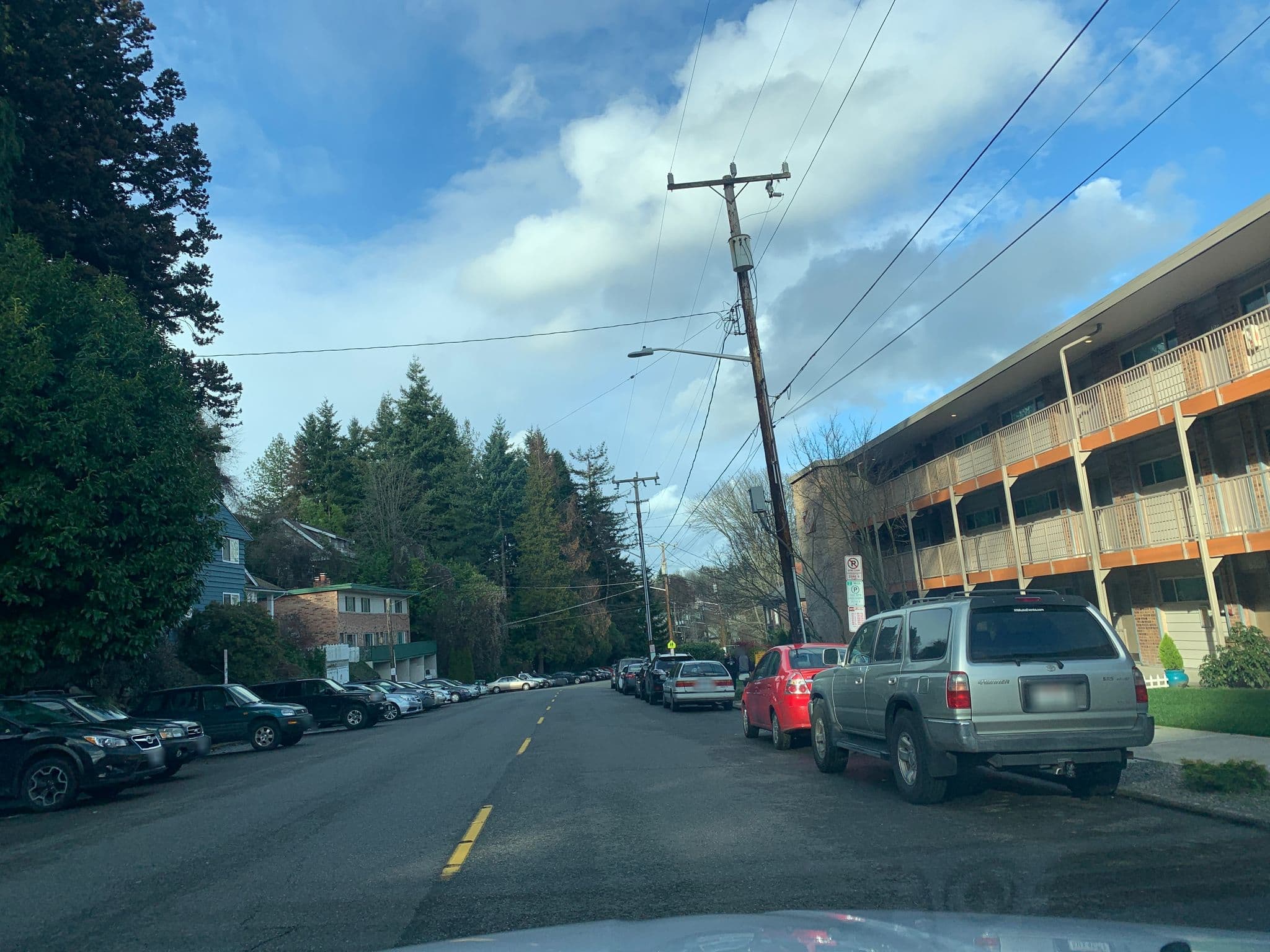 Street view near Chambered Nautilus Bed and Breakfast Inn, Seattle — © hoshjobson (CC BY-SA · Mapillary)